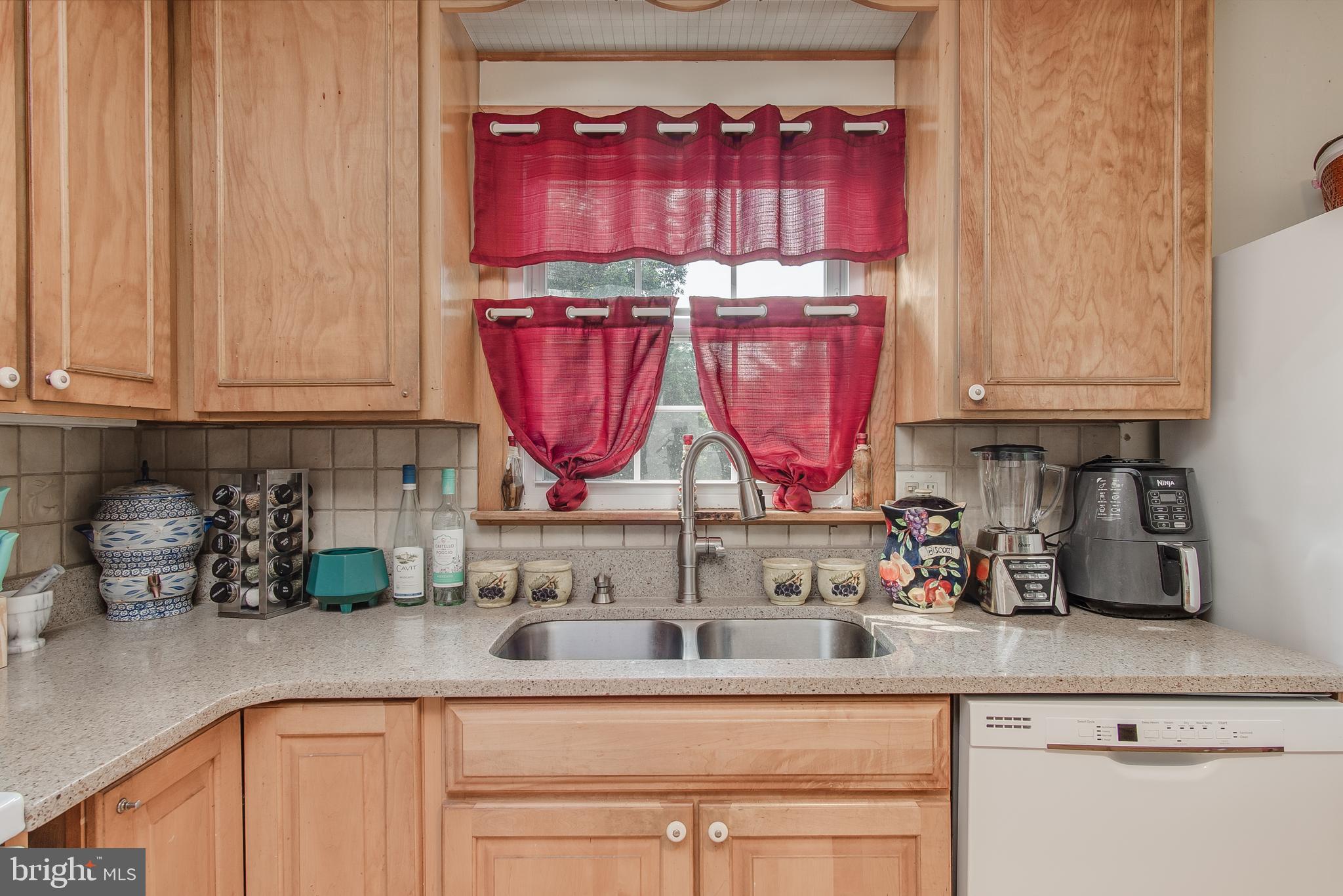 HALFWAY - Residential