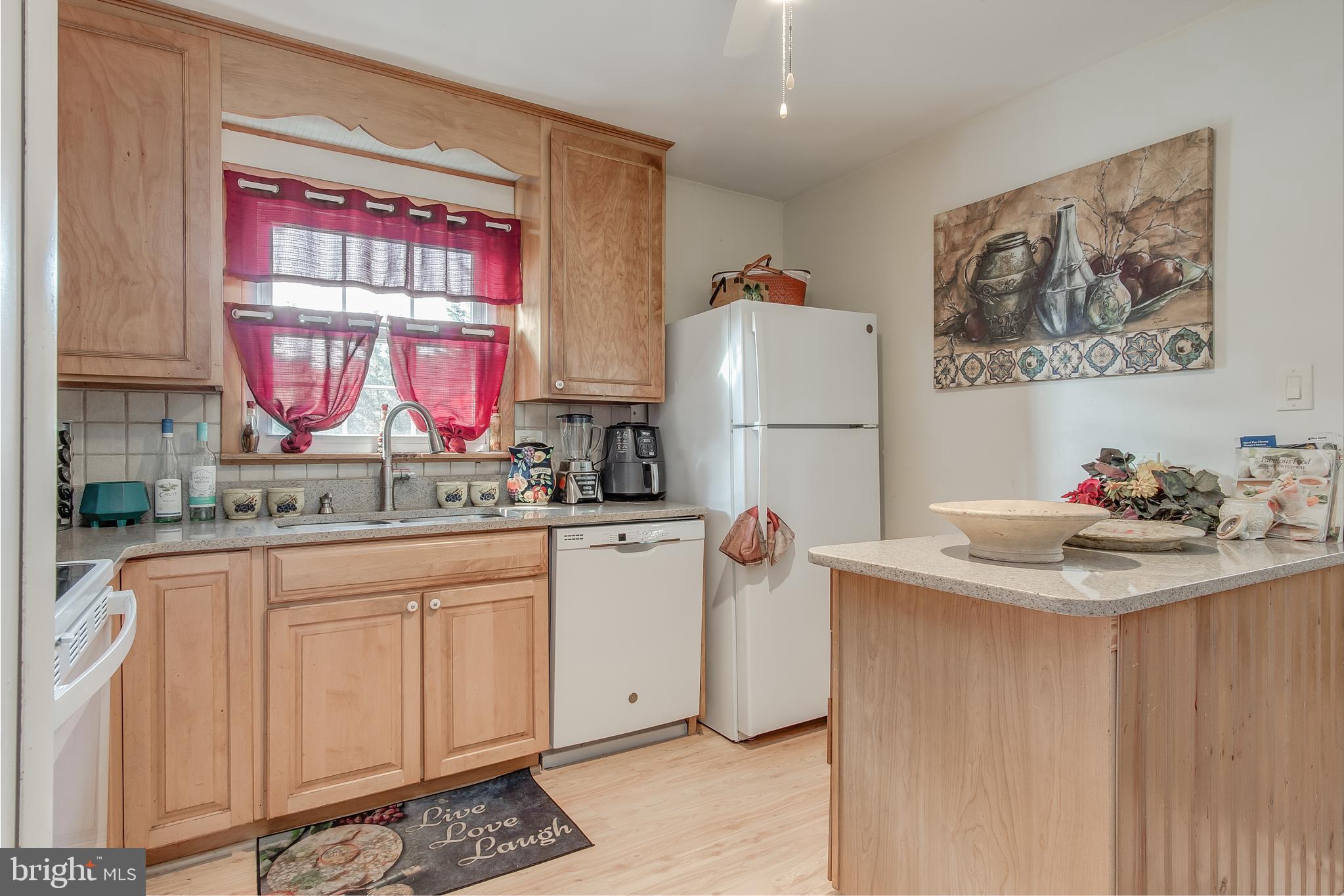 HALFWAY - Residential