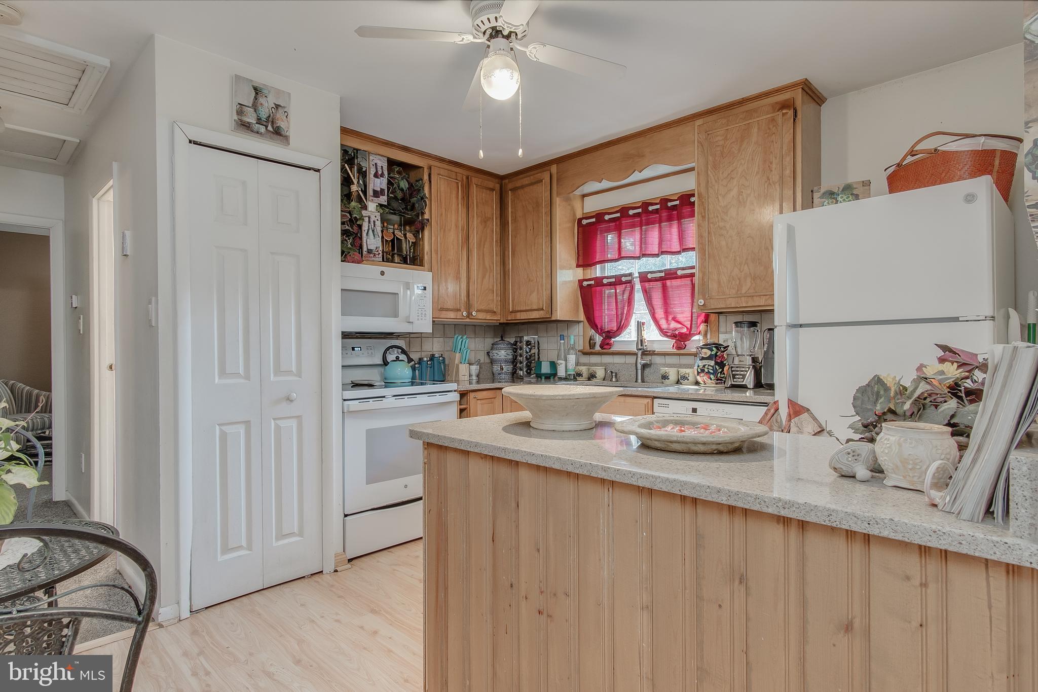 HALFWAY - Residential