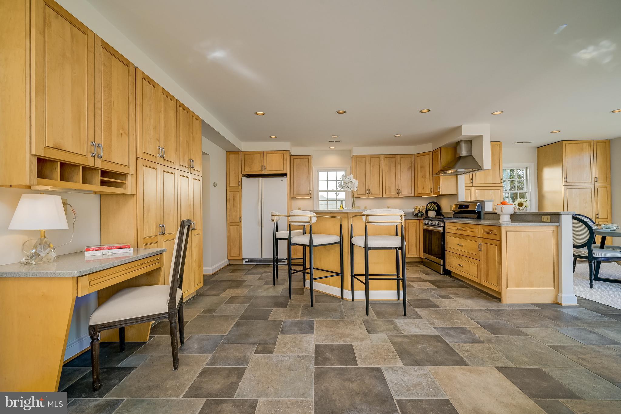 WHEATLEY HILLS - Residential