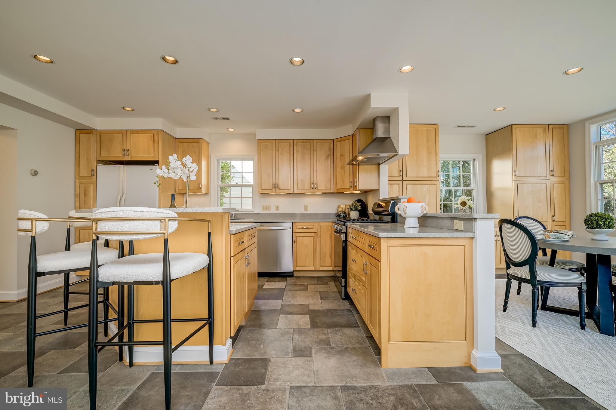 WHEATLEY HILLS - Residential