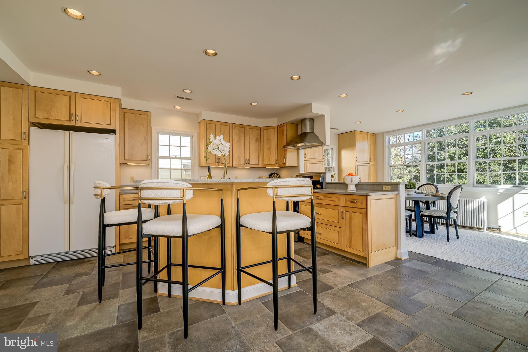 WHEATLEY HILLS - Residential