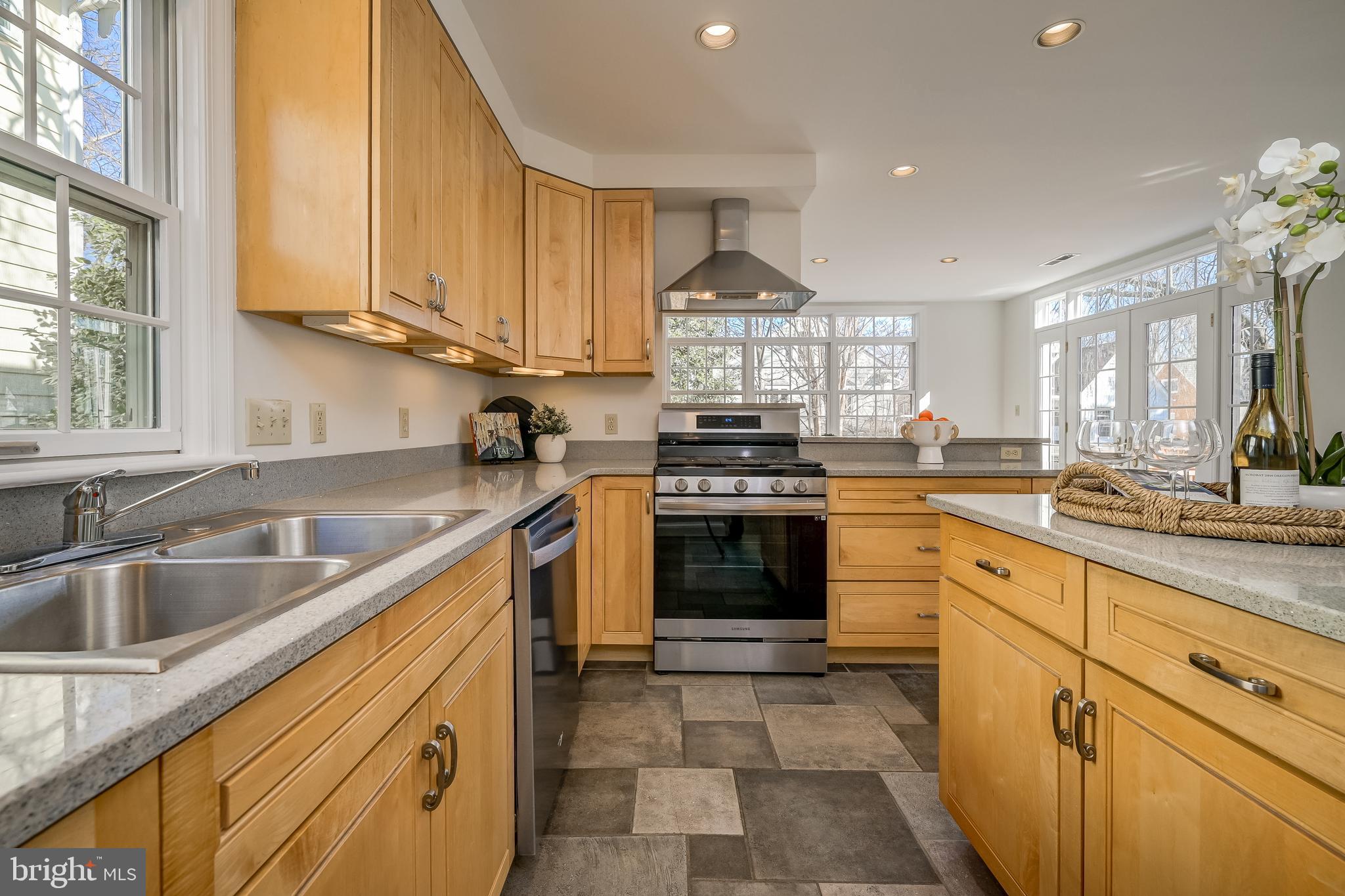 WHEATLEY HILLS - Residential