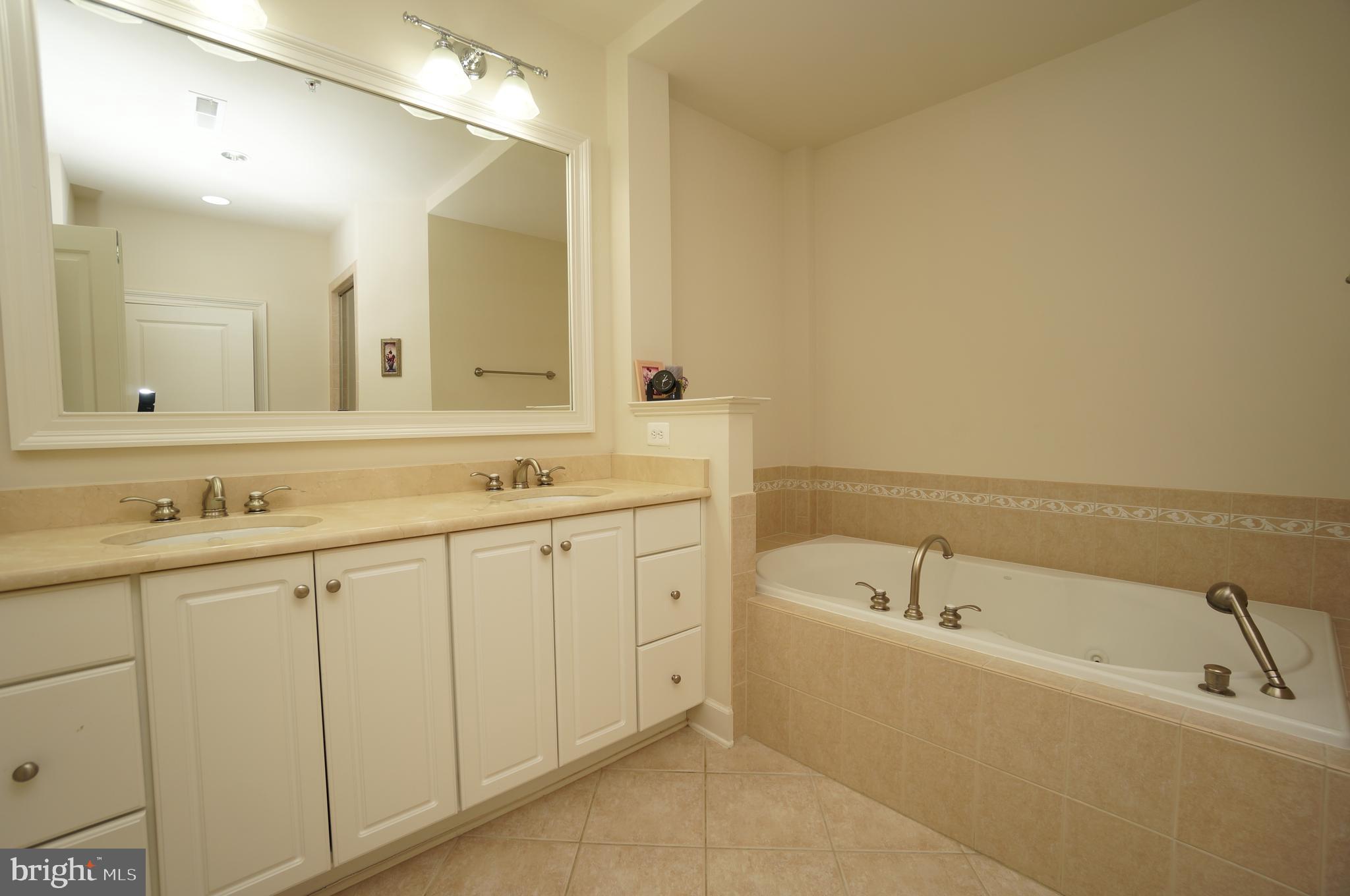 PARK POTOMAC - Residential