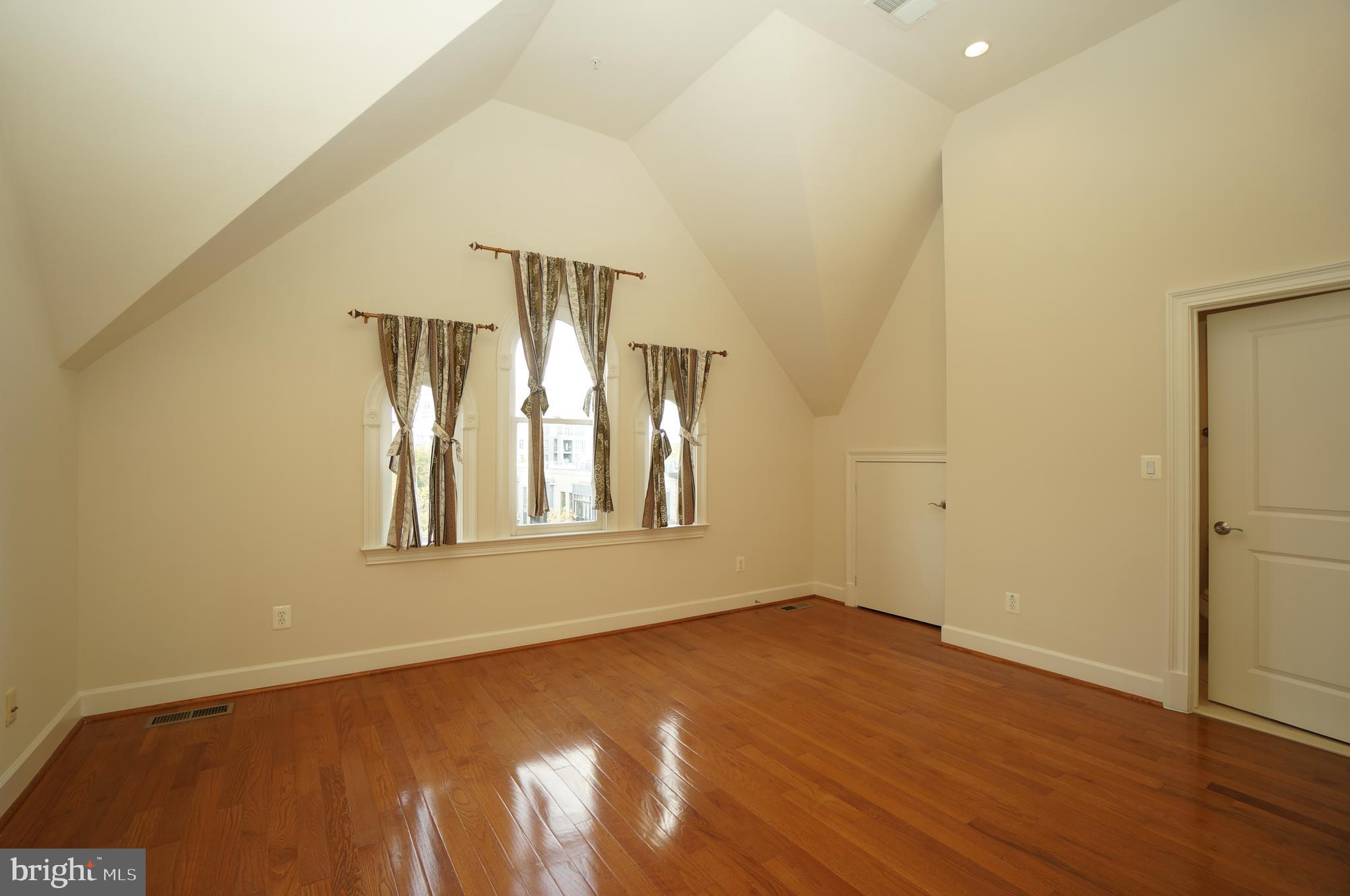 PARK POTOMAC - Residential