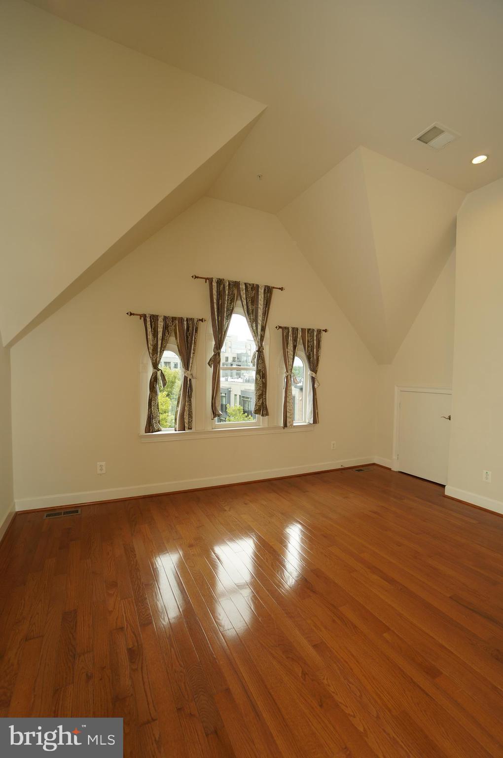 PARK POTOMAC - Residential