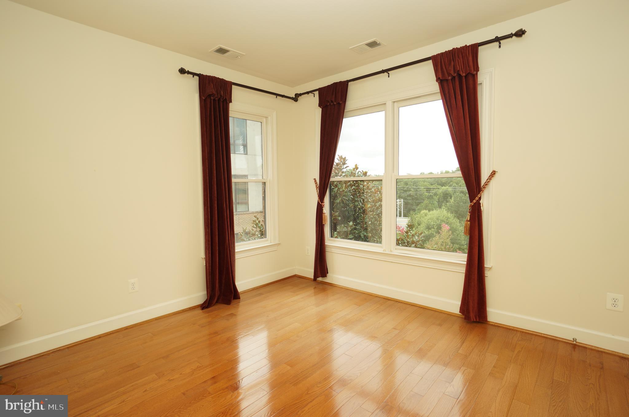 PARK POTOMAC - Residential