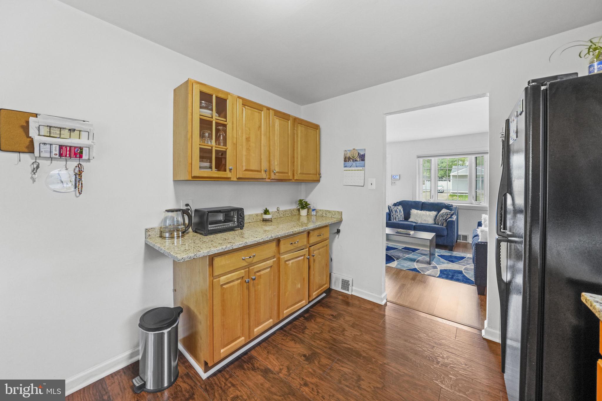 1407 BAETZEL AVENUE