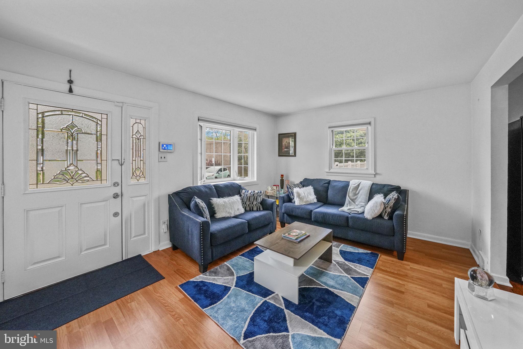 1407 BAETZEL AVENUE
