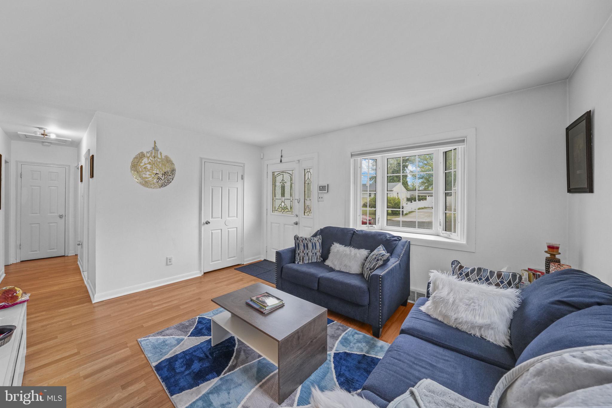 1407 BAETZEL AVENUE