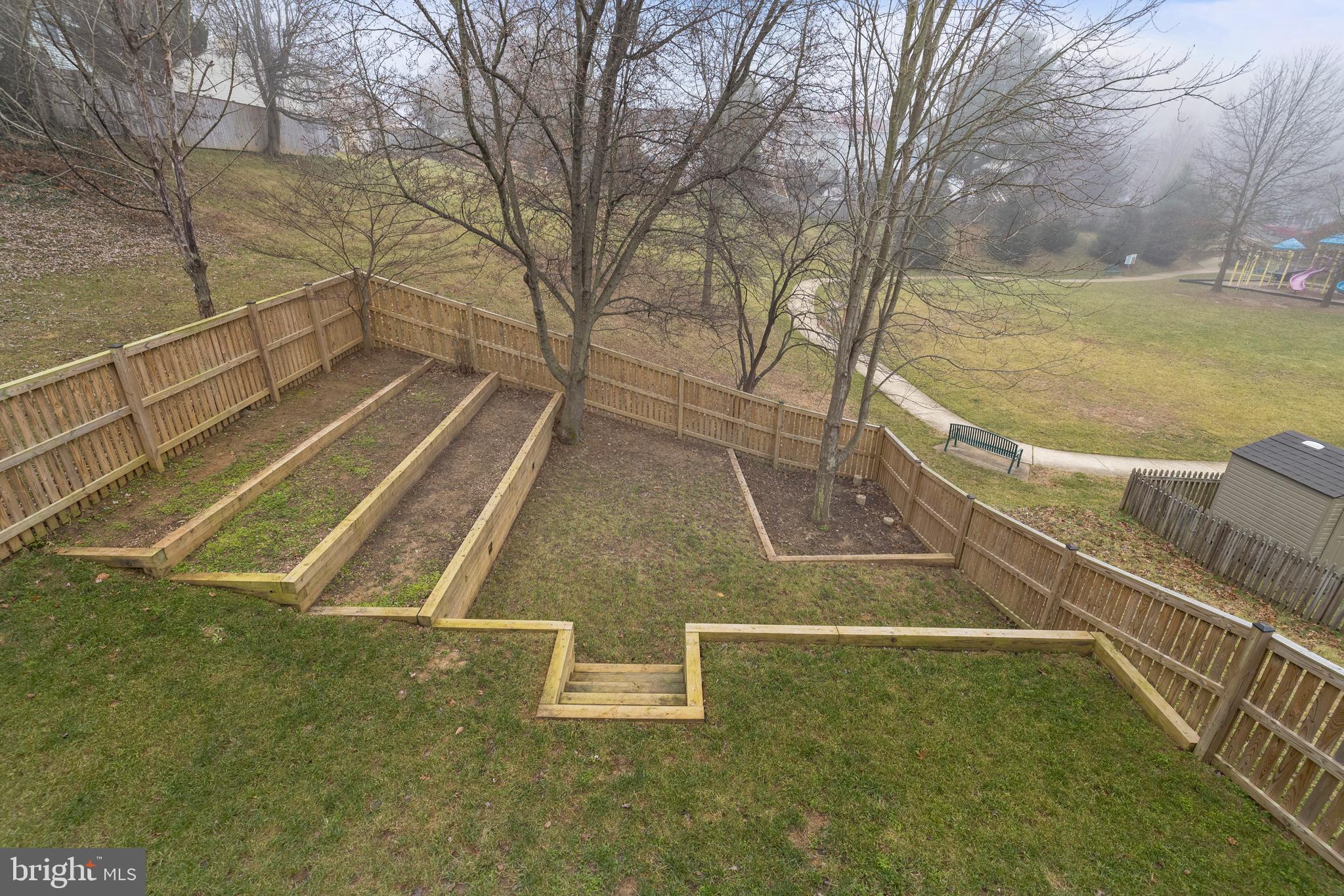 WHISPERING WOODS - Residential