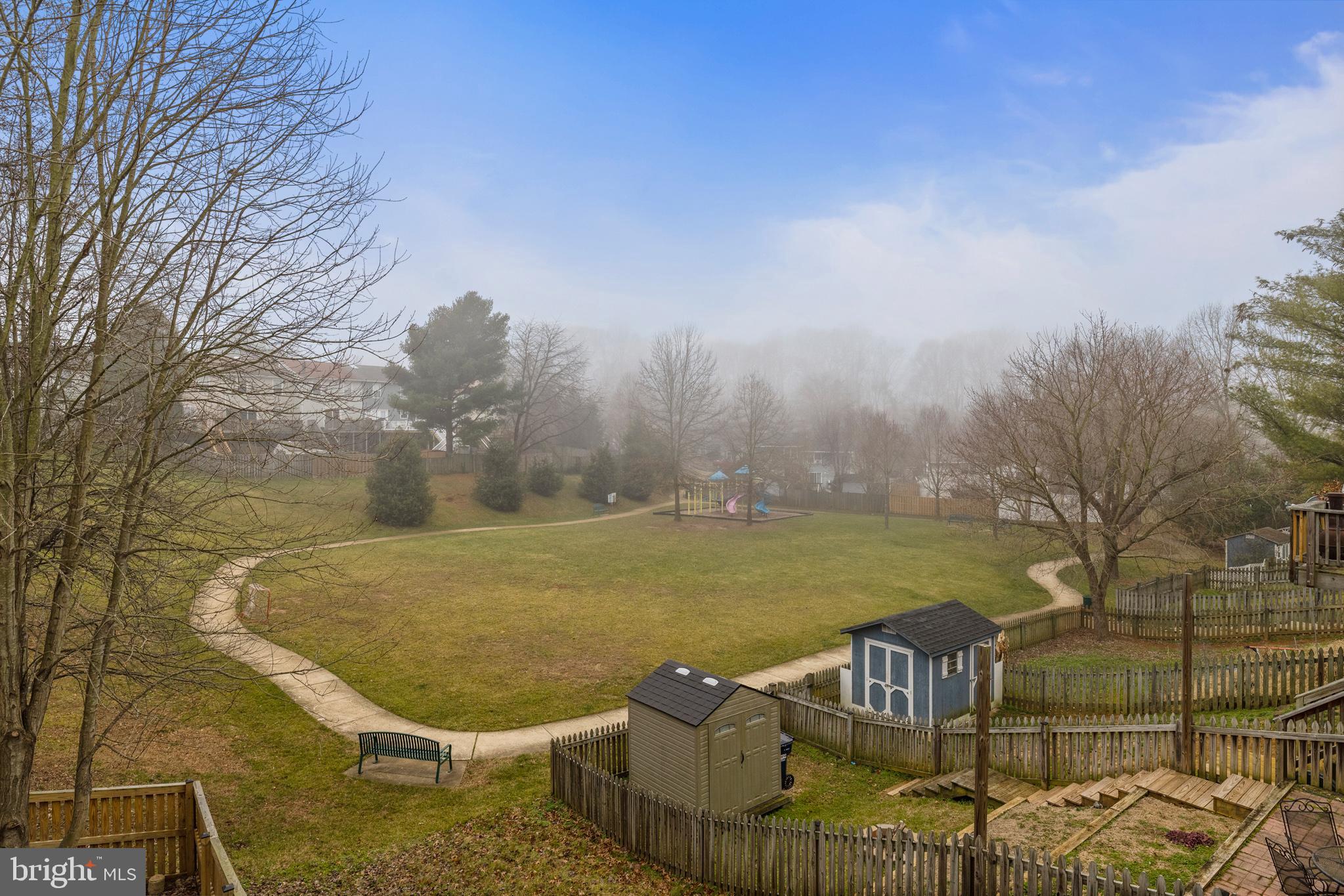 WHISPERING WOODS - Residential