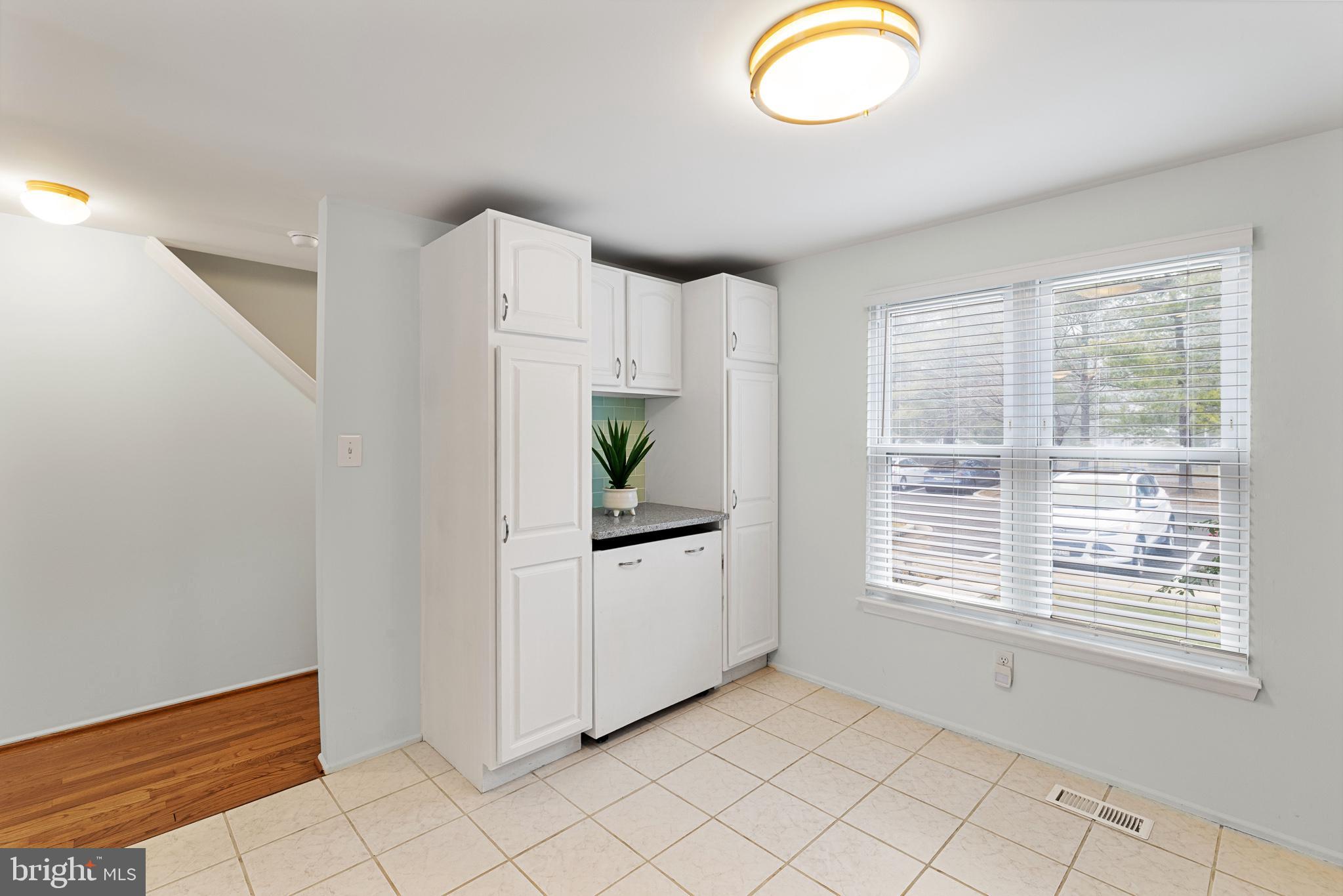 WHISPERING WOODS - Residential