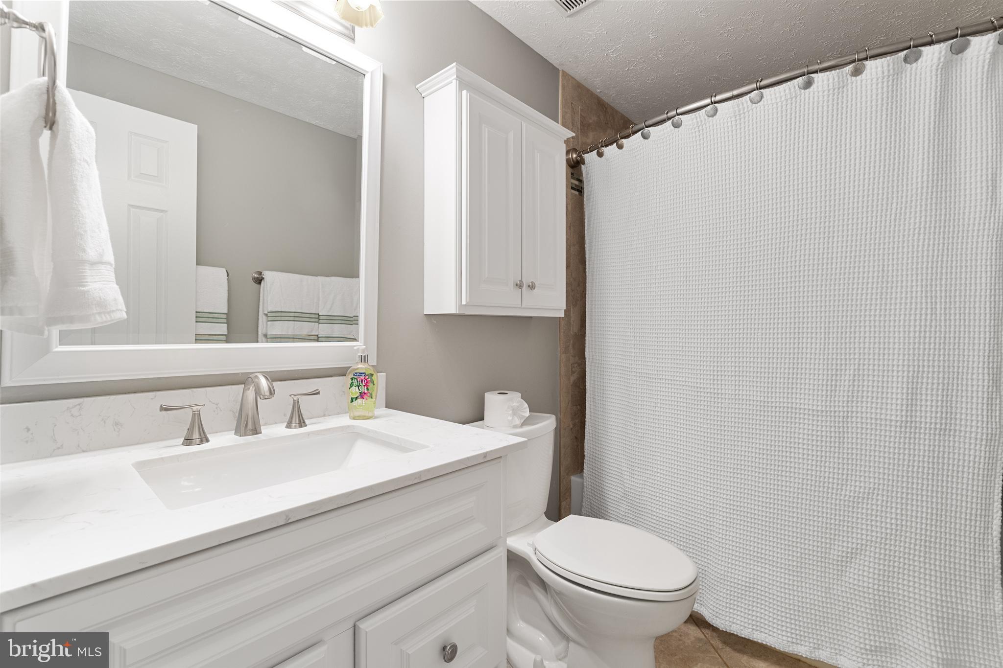 WHISPERING WOODS - Residential