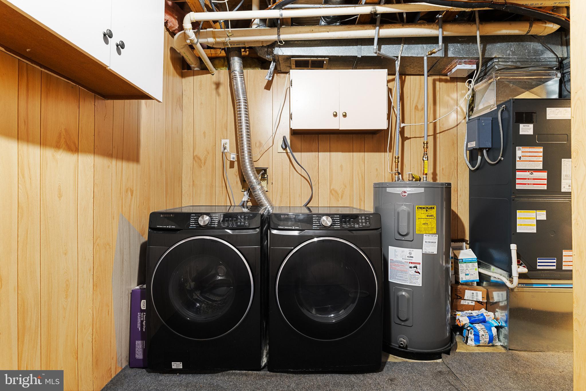 WHISPERING WOODS - Residential