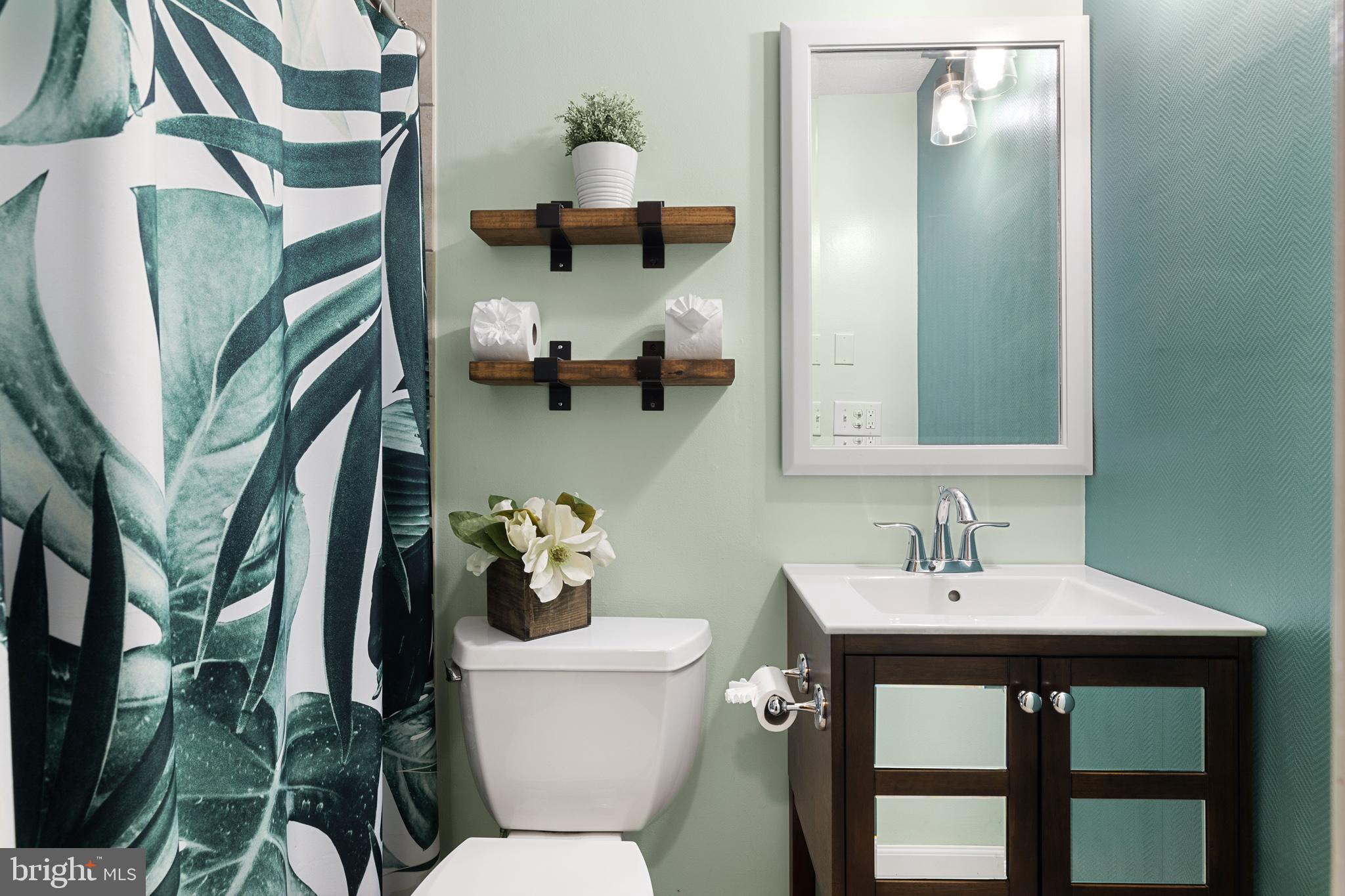 WHISPERING WOODS - Residential