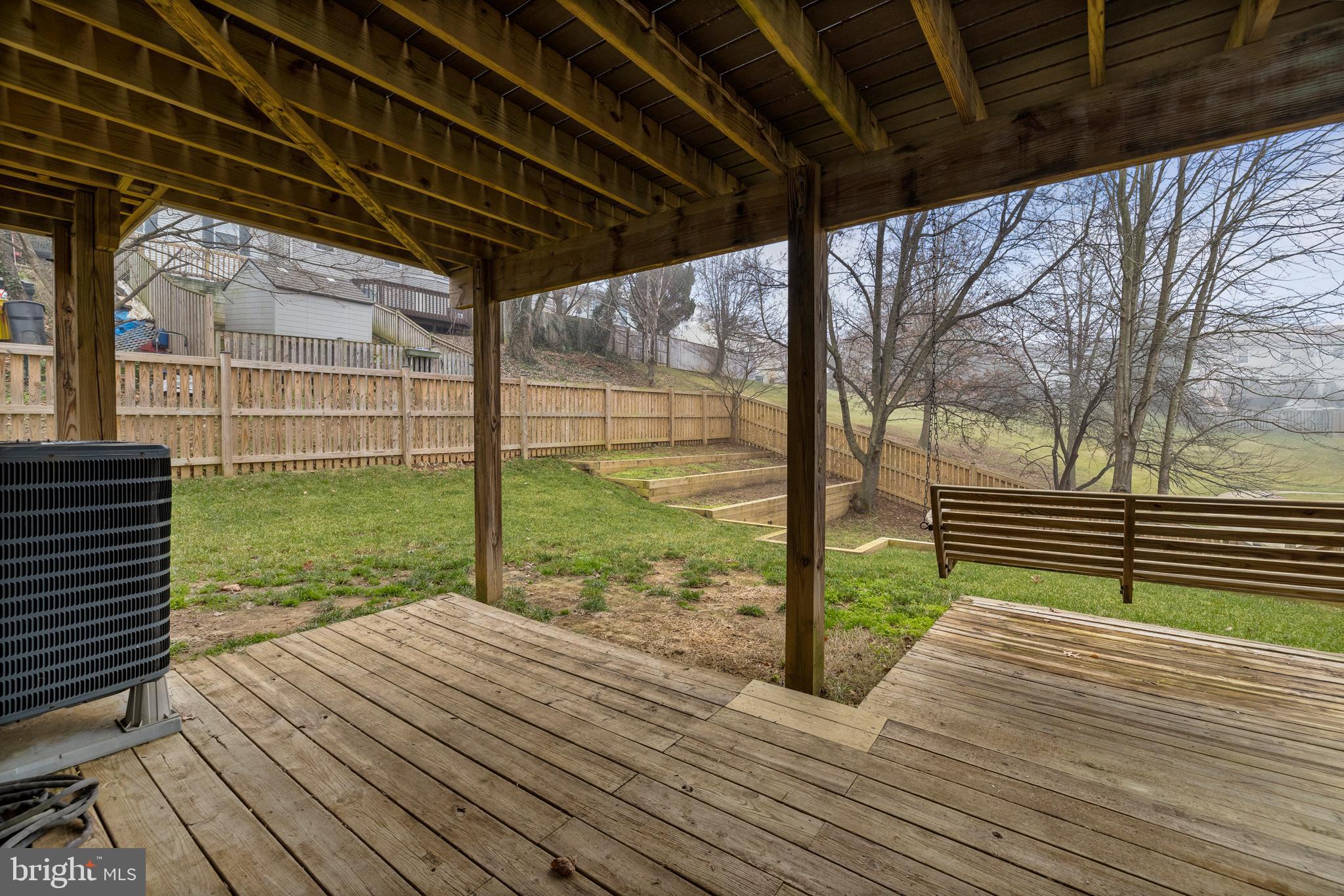 WHISPERING WOODS - Residential