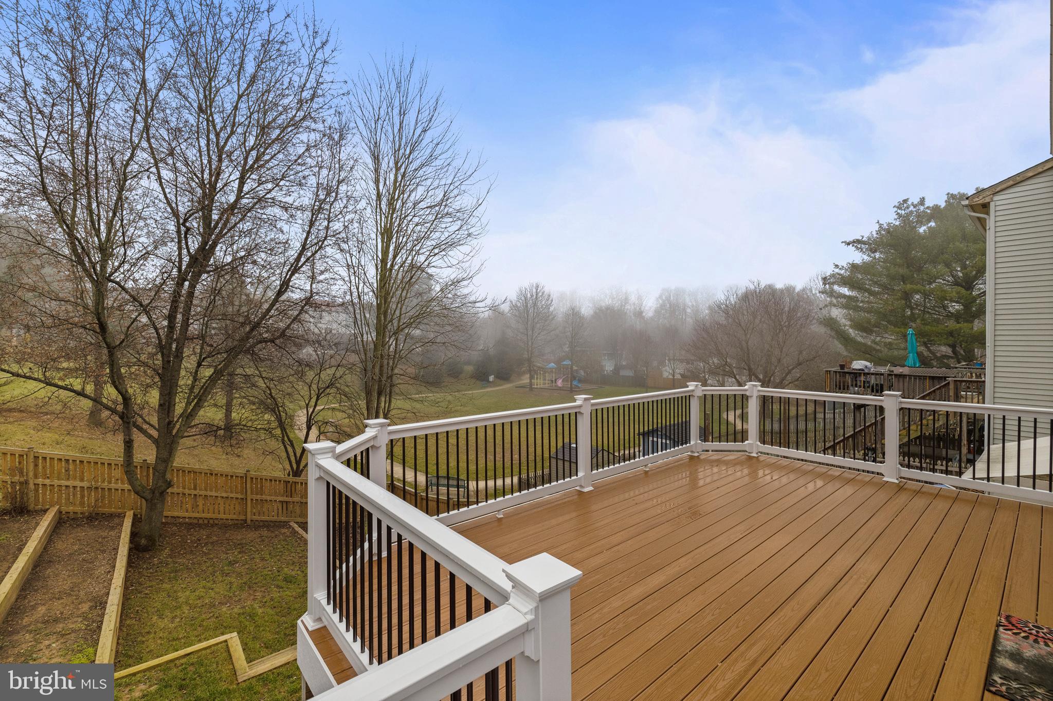 WHISPERING WOODS - Residential