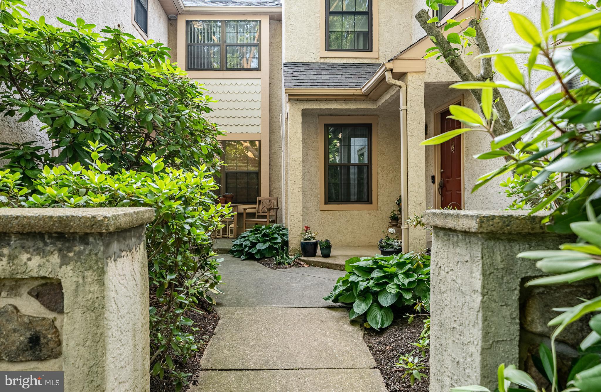 216 MANSION HOUSE DRIVE 103D