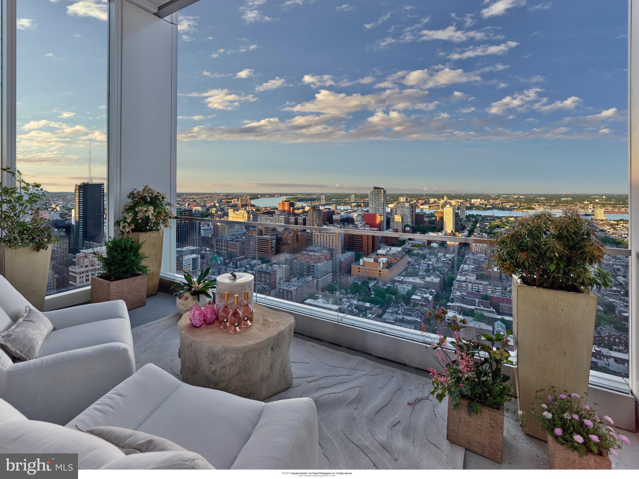 AVENUE OF THE ARTS - Residential