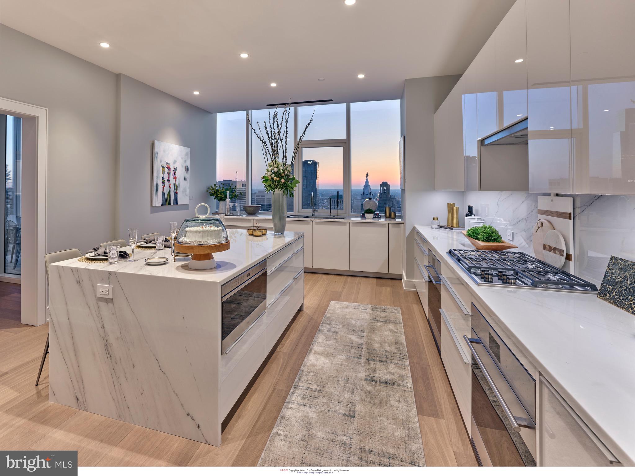 AVENUE OF THE ARTS - Residential