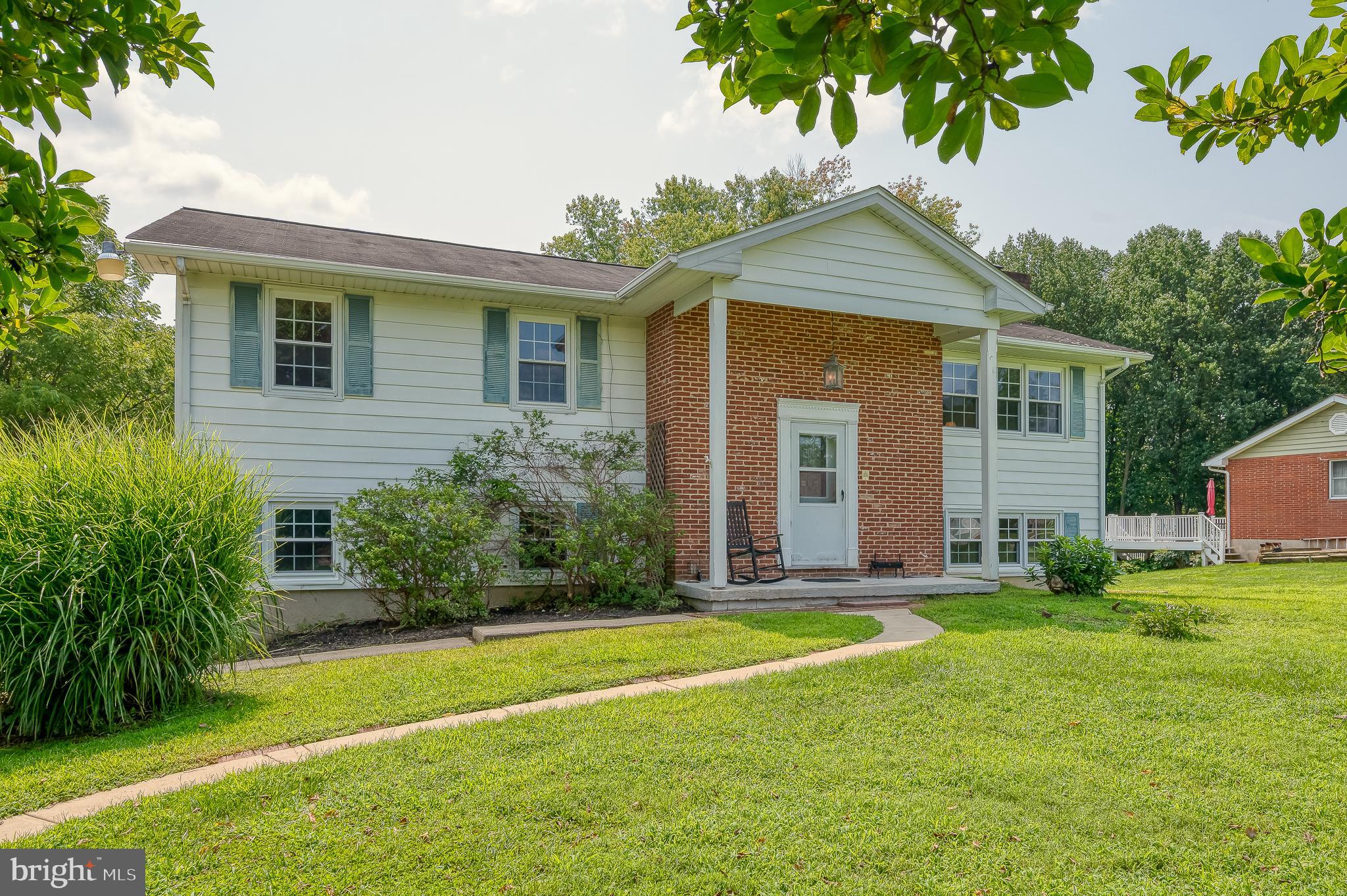 1306 GRANDVIEW COURT