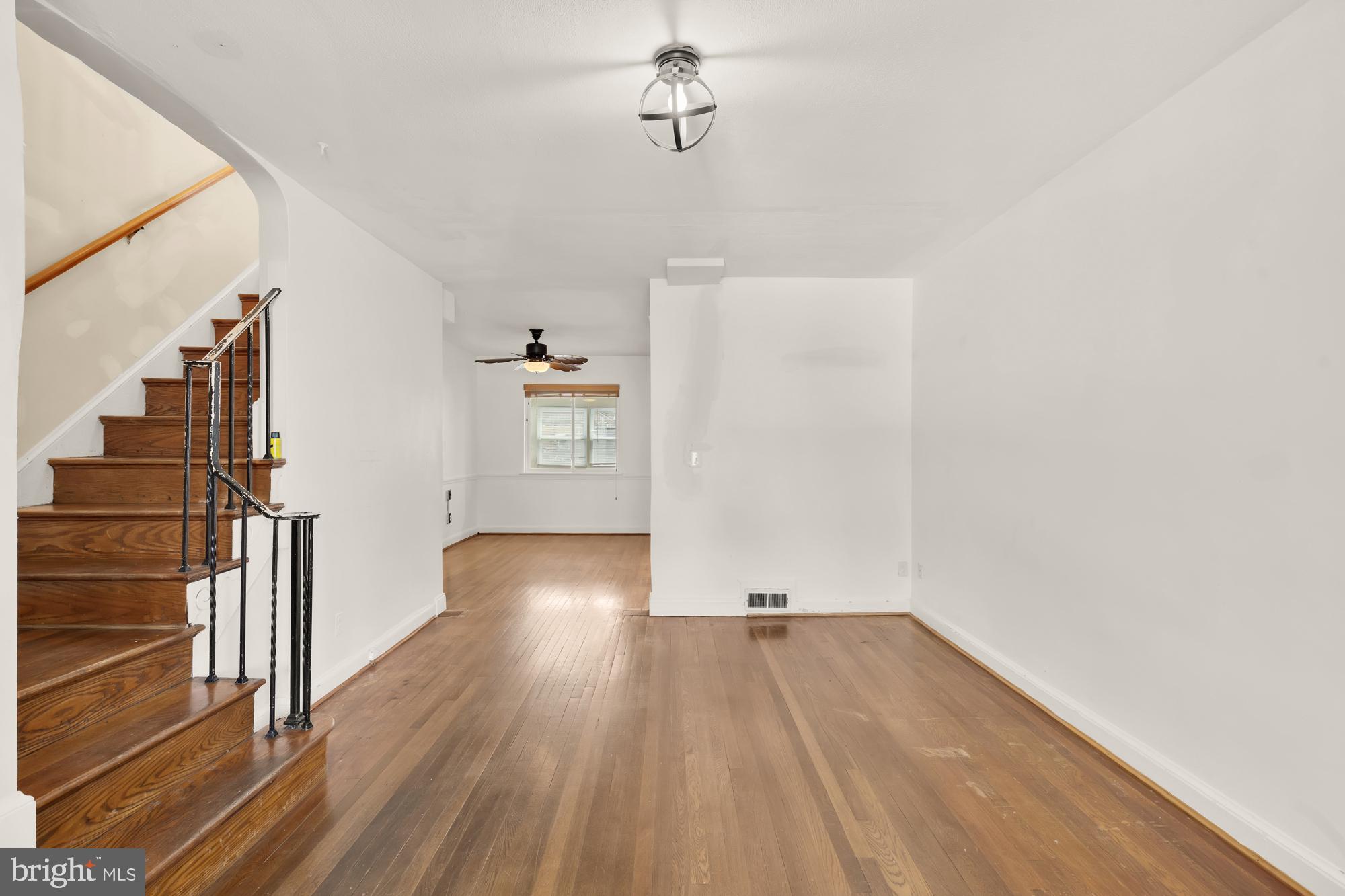 1419 DOWNING STREET NE