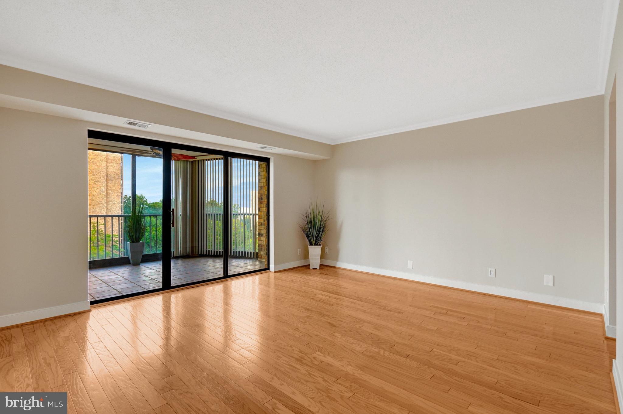 MONTEBELLO - Residential