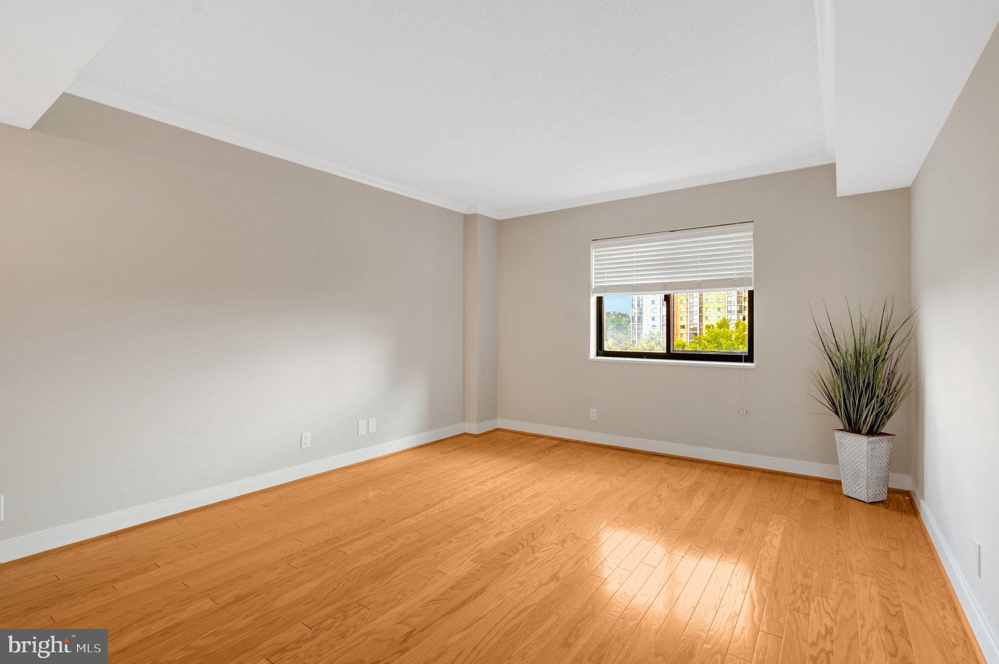 MONTEBELLO - Residential