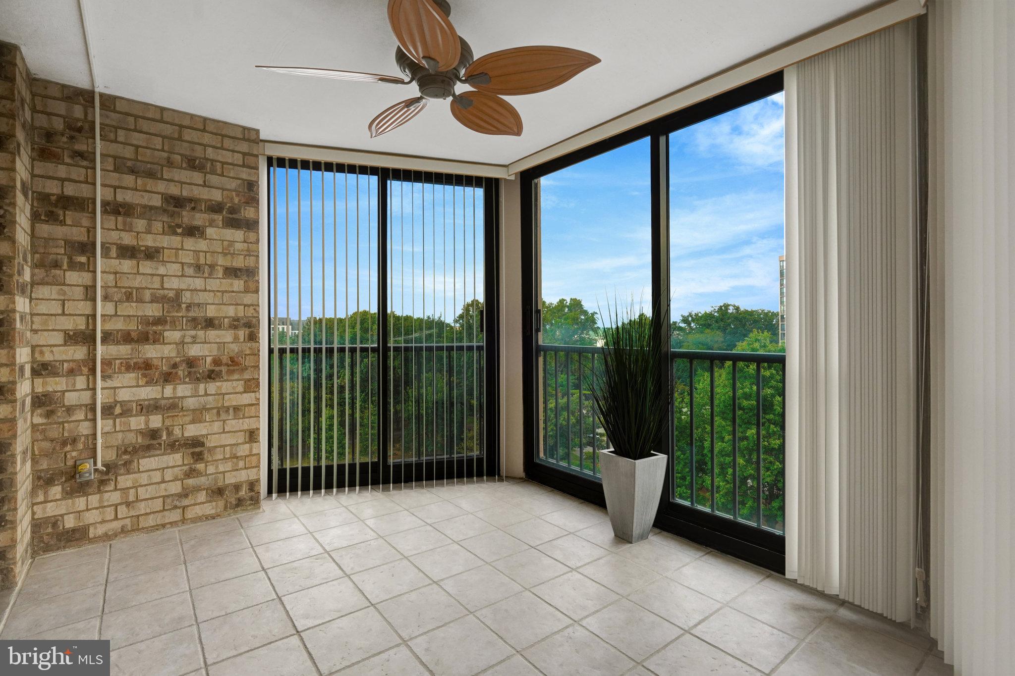 MONTEBELLO - Residential