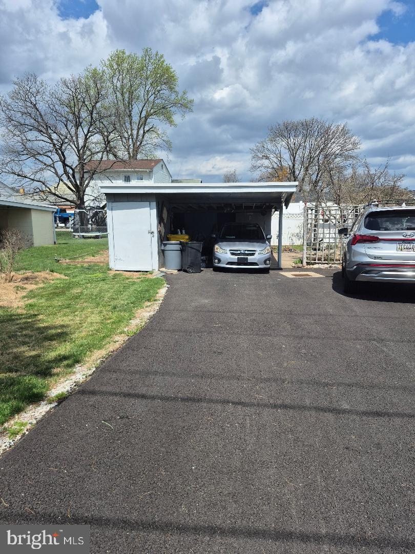 FERNGLEN MANOR - Residential