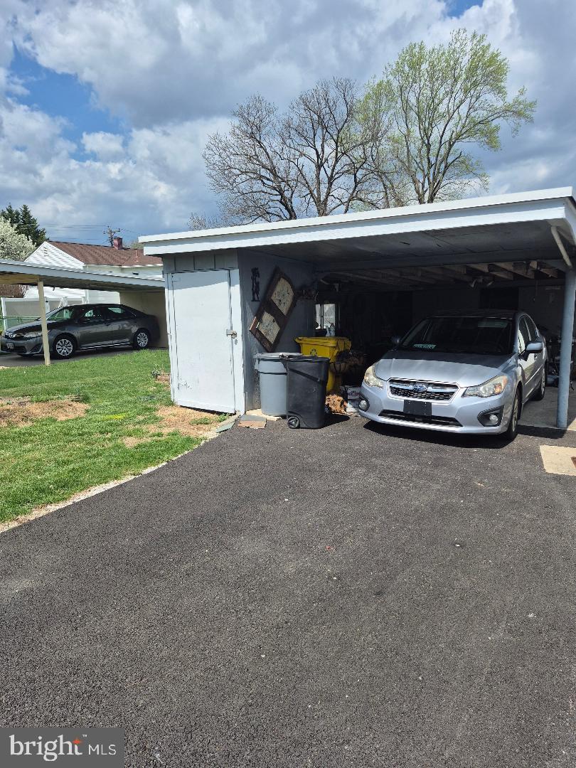 FERNGLEN MANOR - Residential