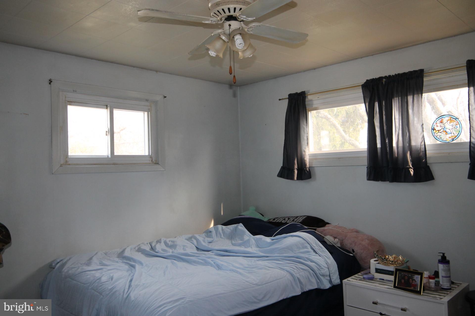 FERNGLEN MANOR - Residential