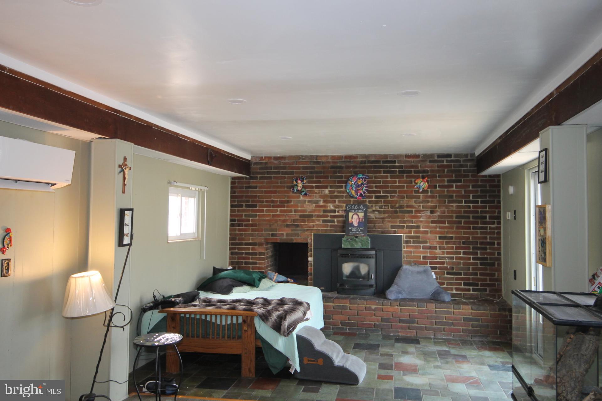 FERNGLEN MANOR - Residential