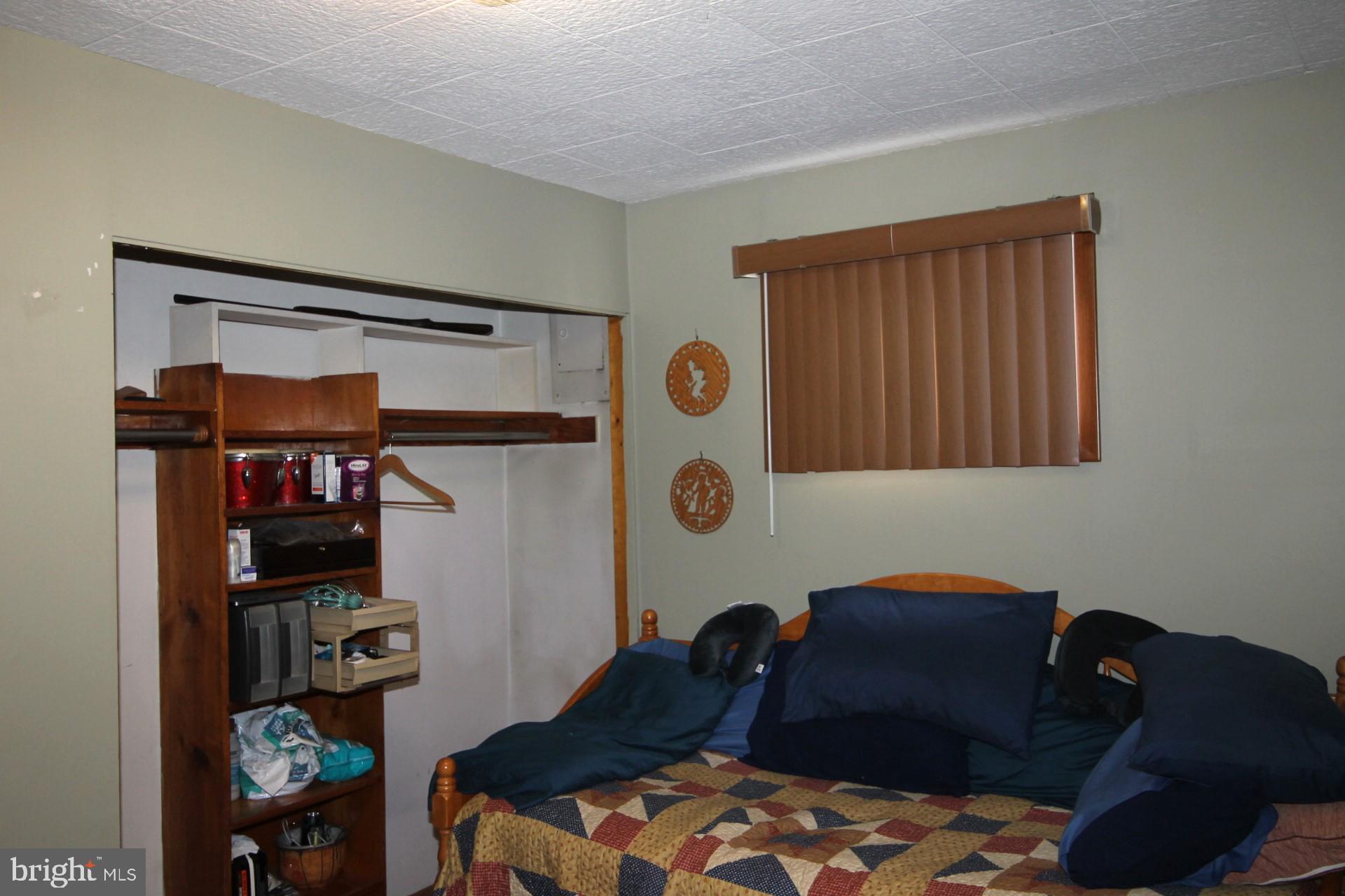 FERNGLEN MANOR - Residential