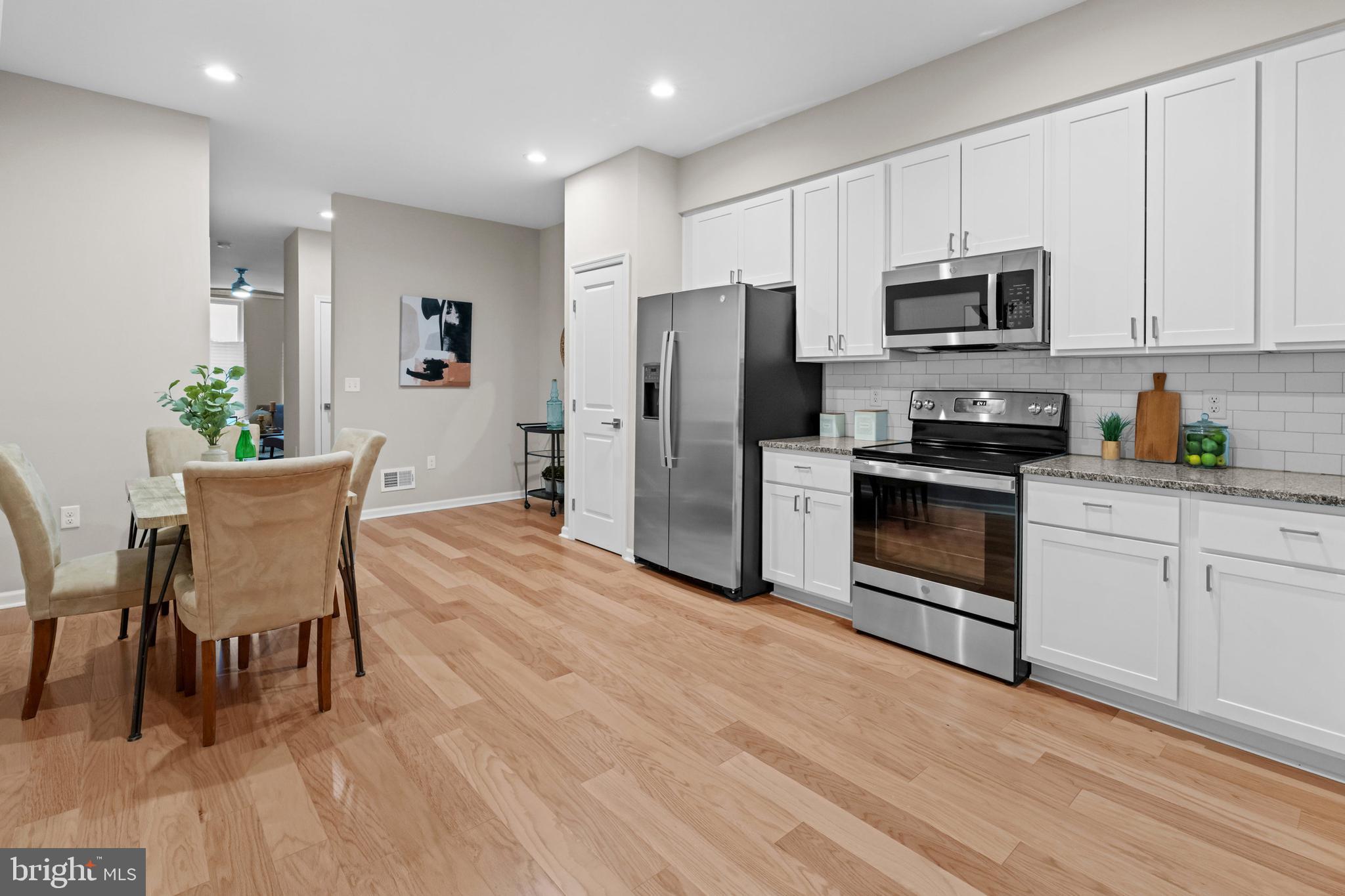 JOHNSTON SQUARE - Residential