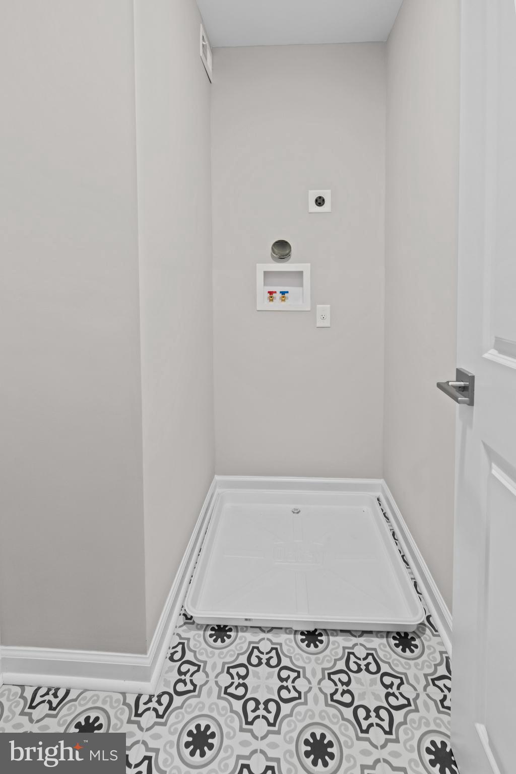 JOHNSTON SQUARE - Residential