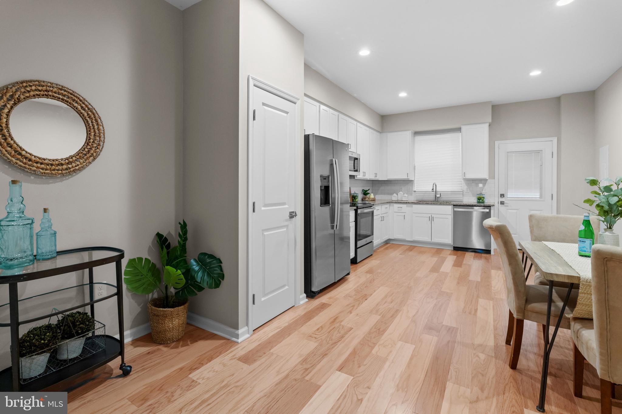 JOHNSTON SQUARE - Residential