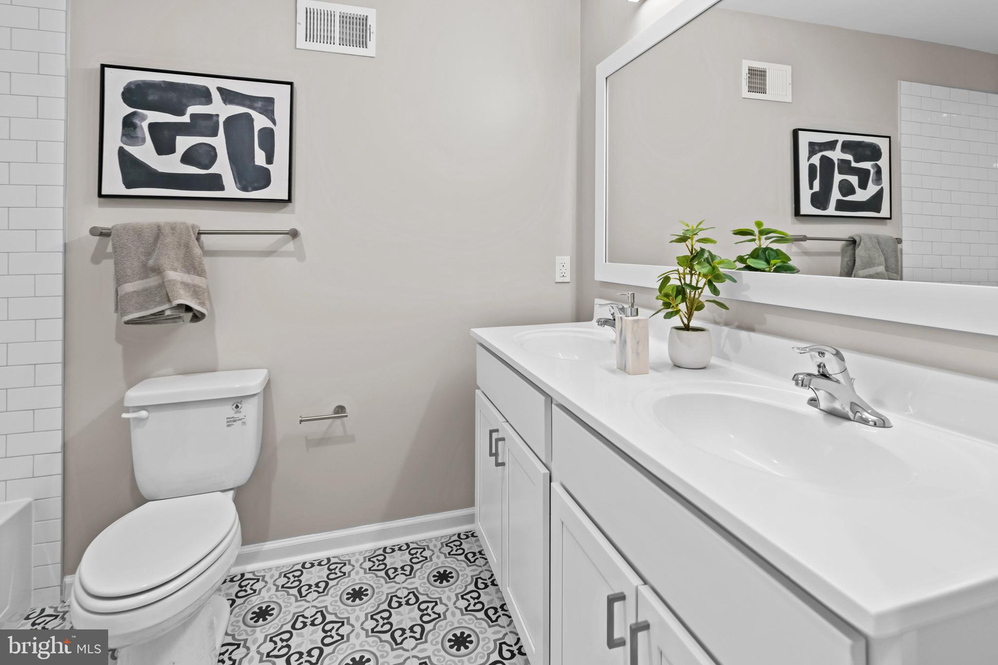 JOHNSTON SQUARE - Residential