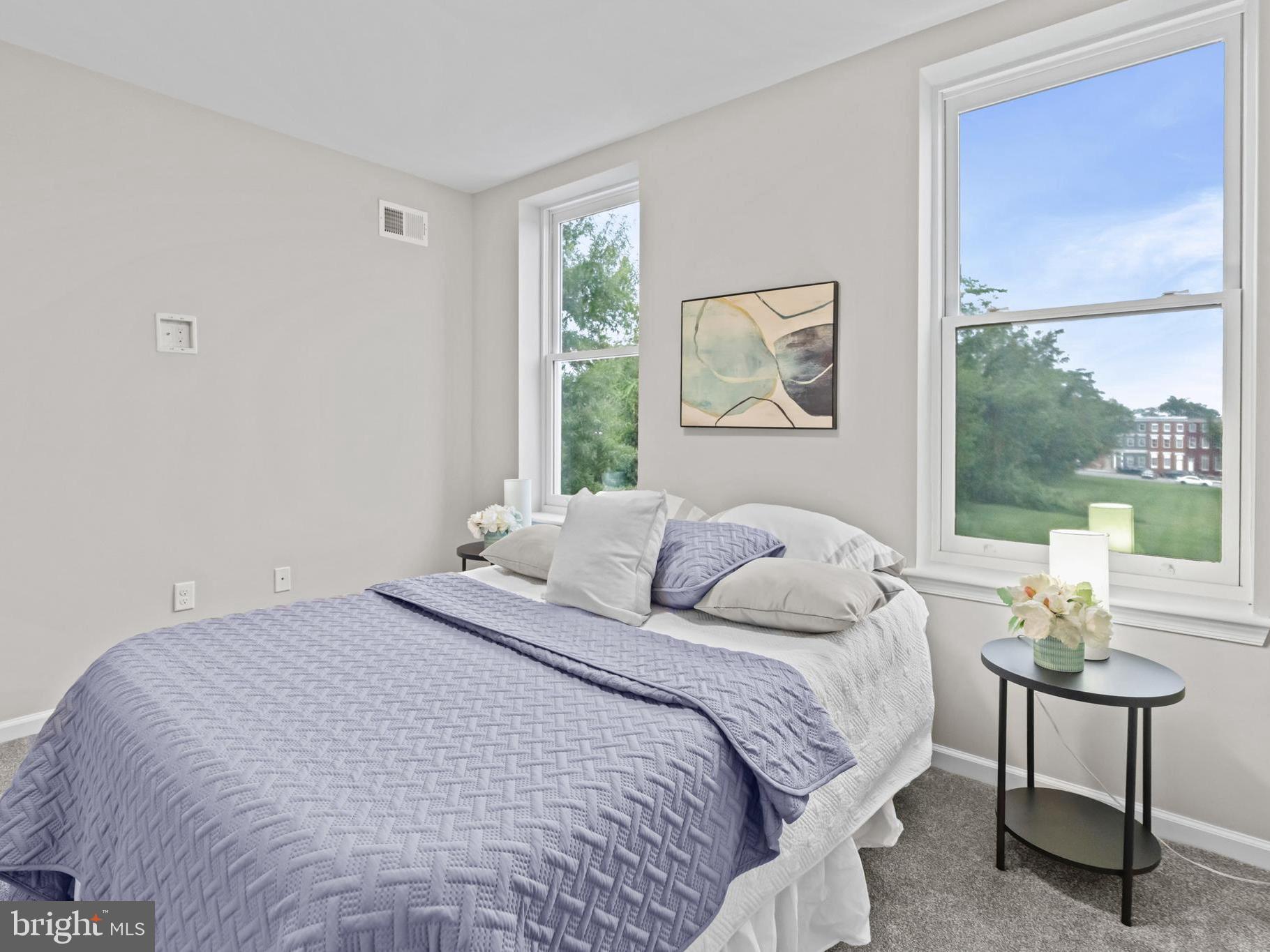 JOHNSTON SQUARE - Residential
