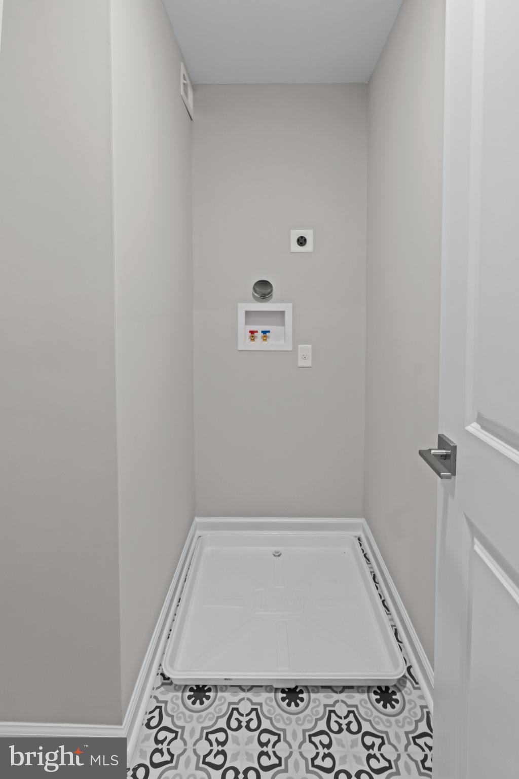 JOHNSTON SQUARE - Residential