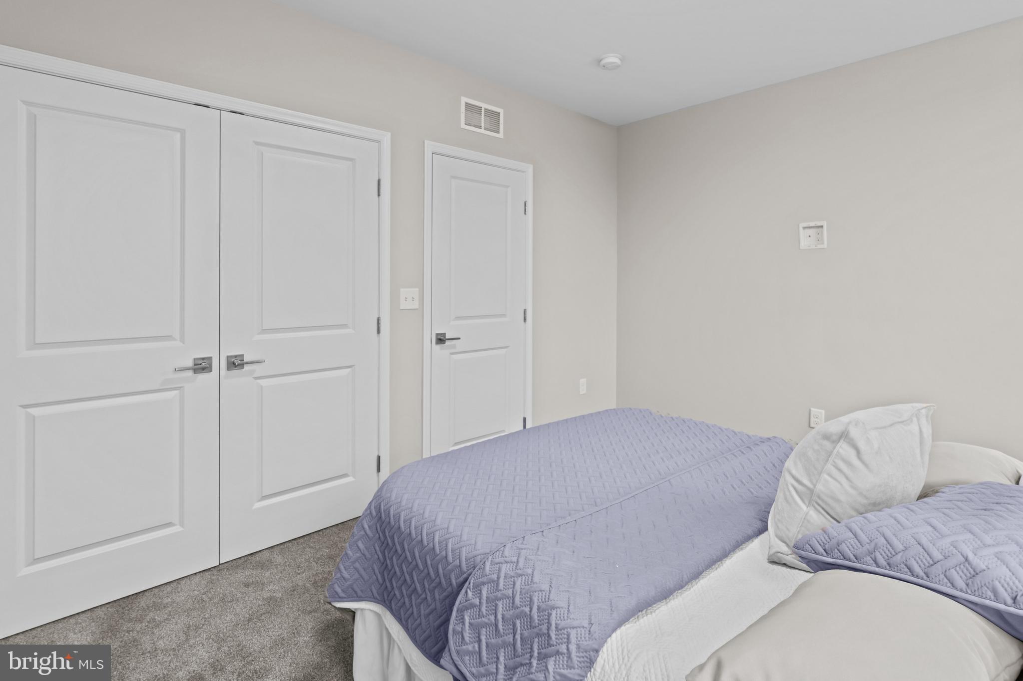 JOHNSTON SQUARE - Residential