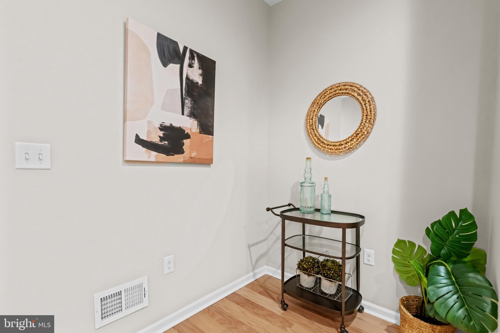 JOHNSTON SQUARE - Residential