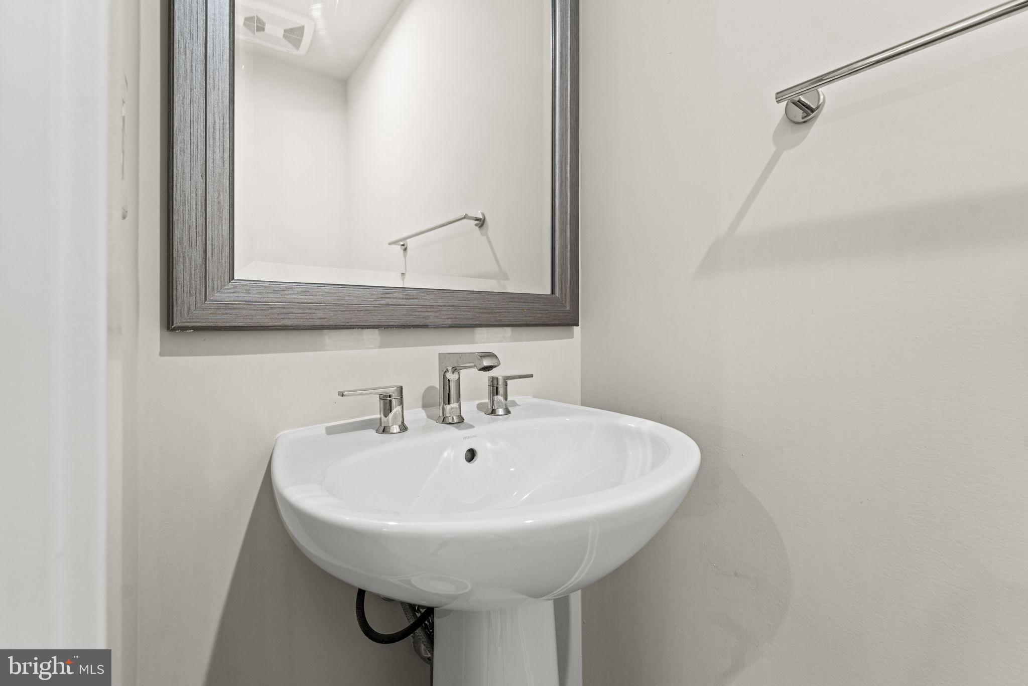 UNION PARK AT MCLEAN - Residential Lease