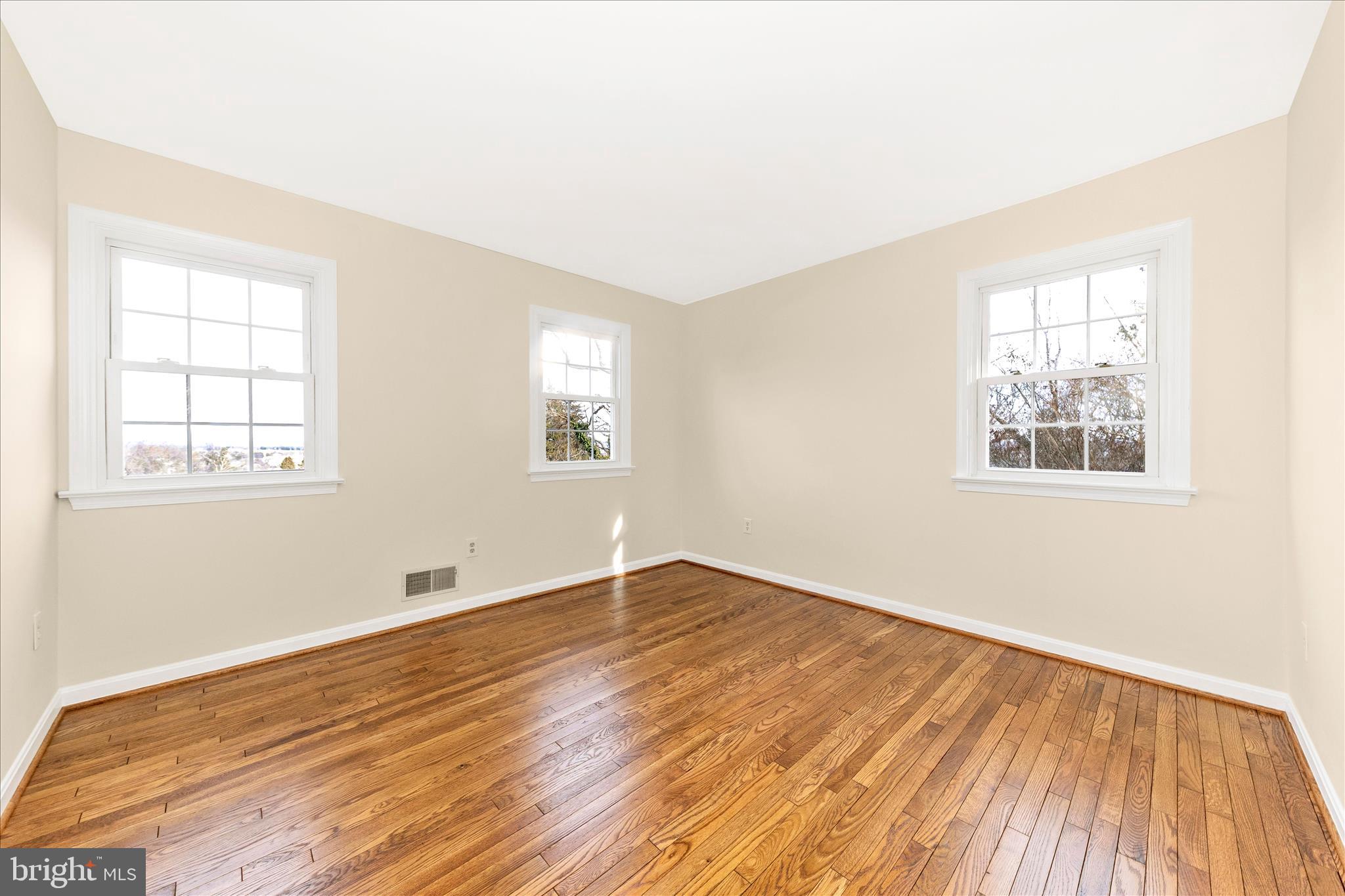 MEADOWCREST - Residential