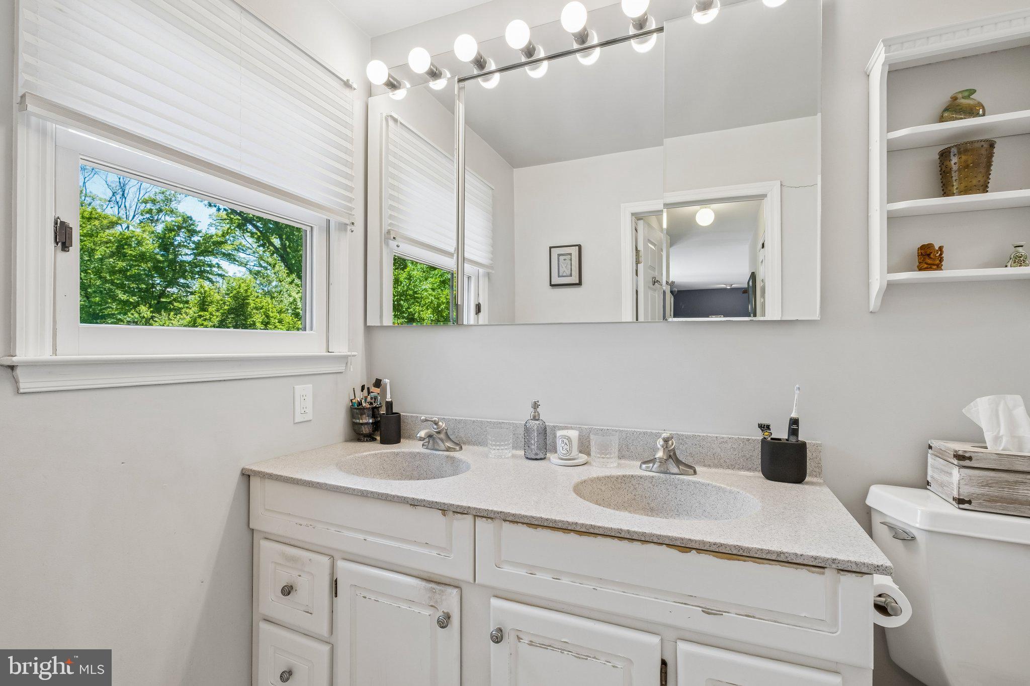 LAFAYETTE HILL - Residential