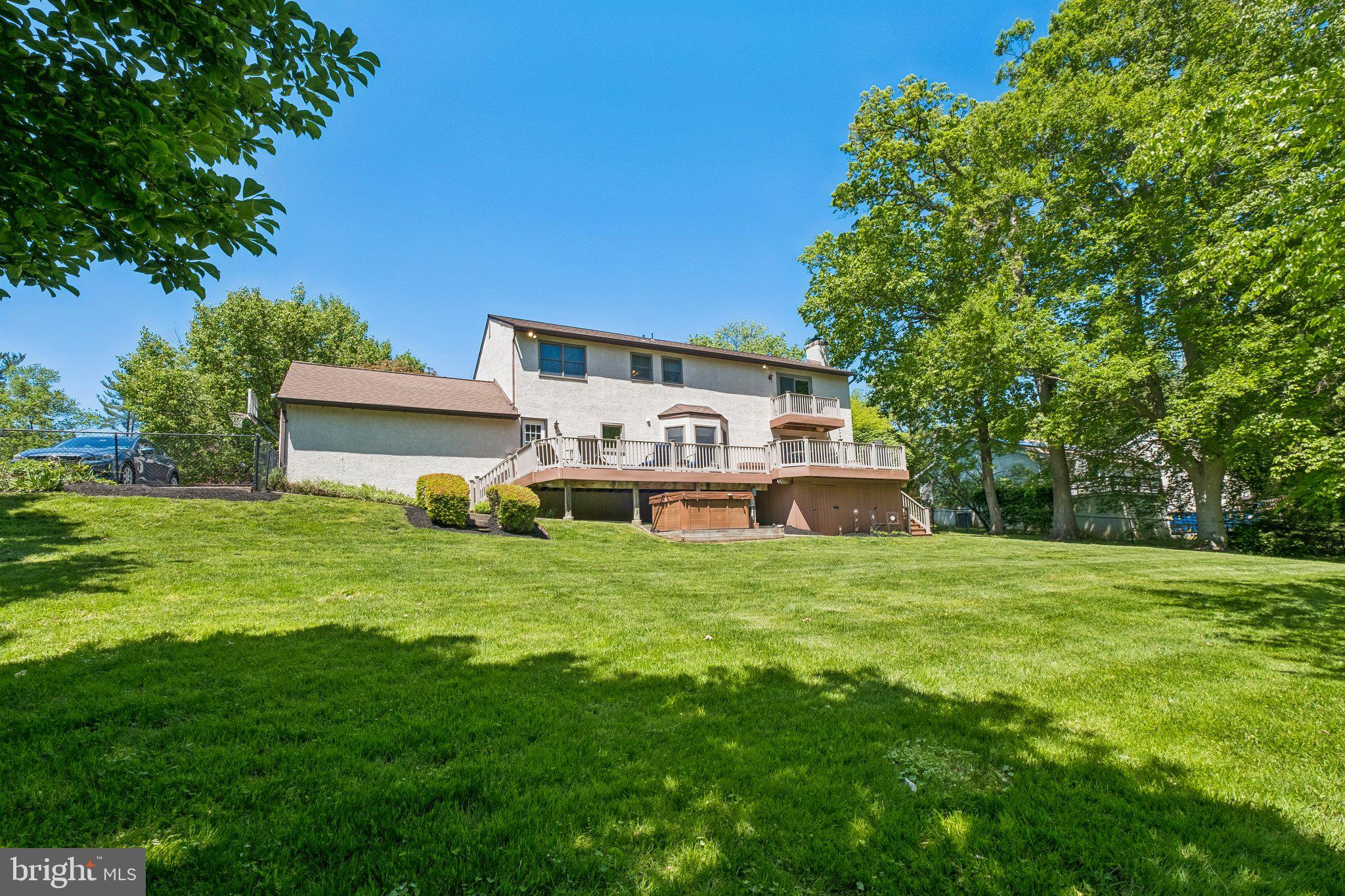 LAFAYETTE HILL - Residential