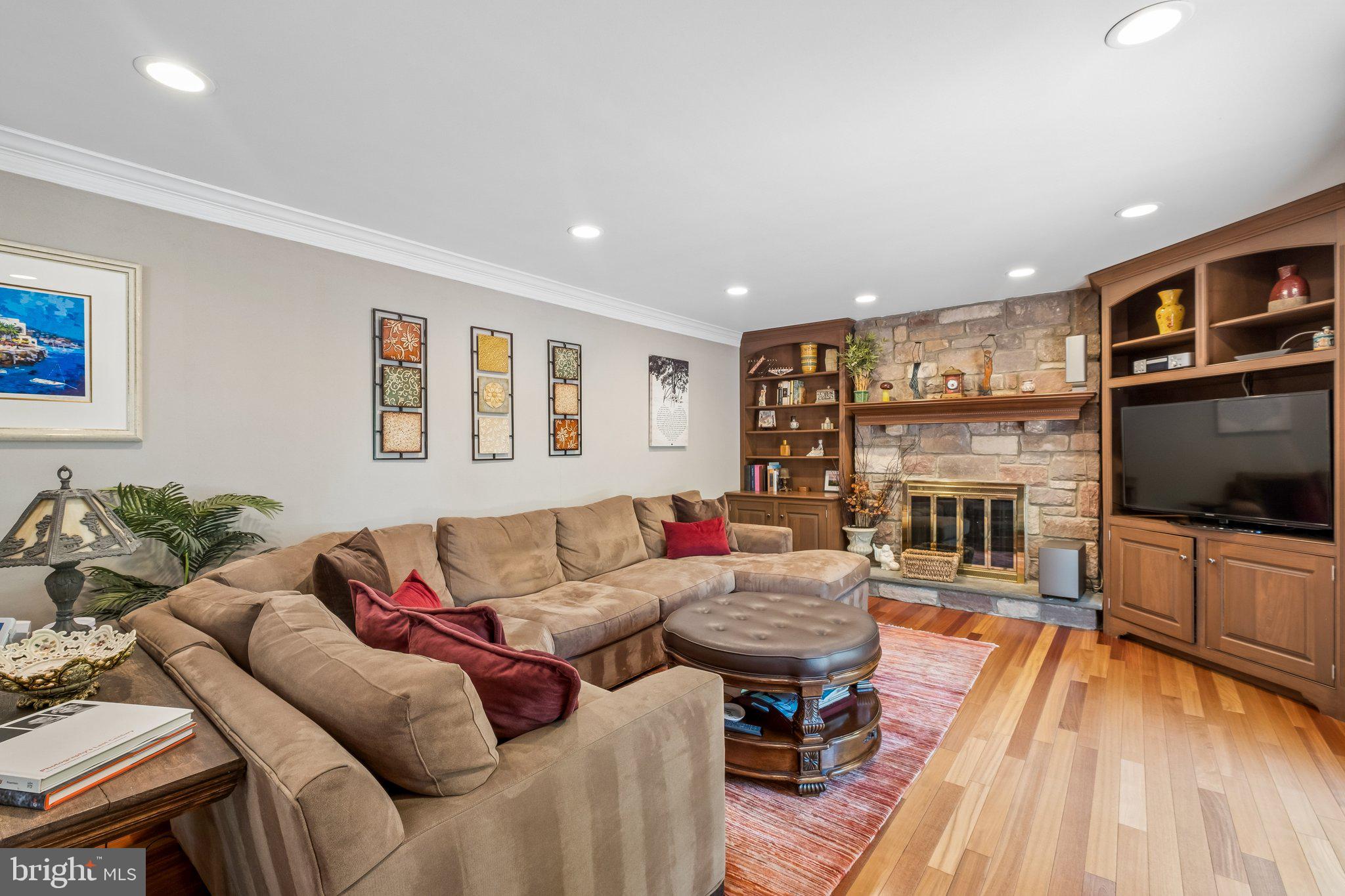 LAFAYETTE HILL - Residential