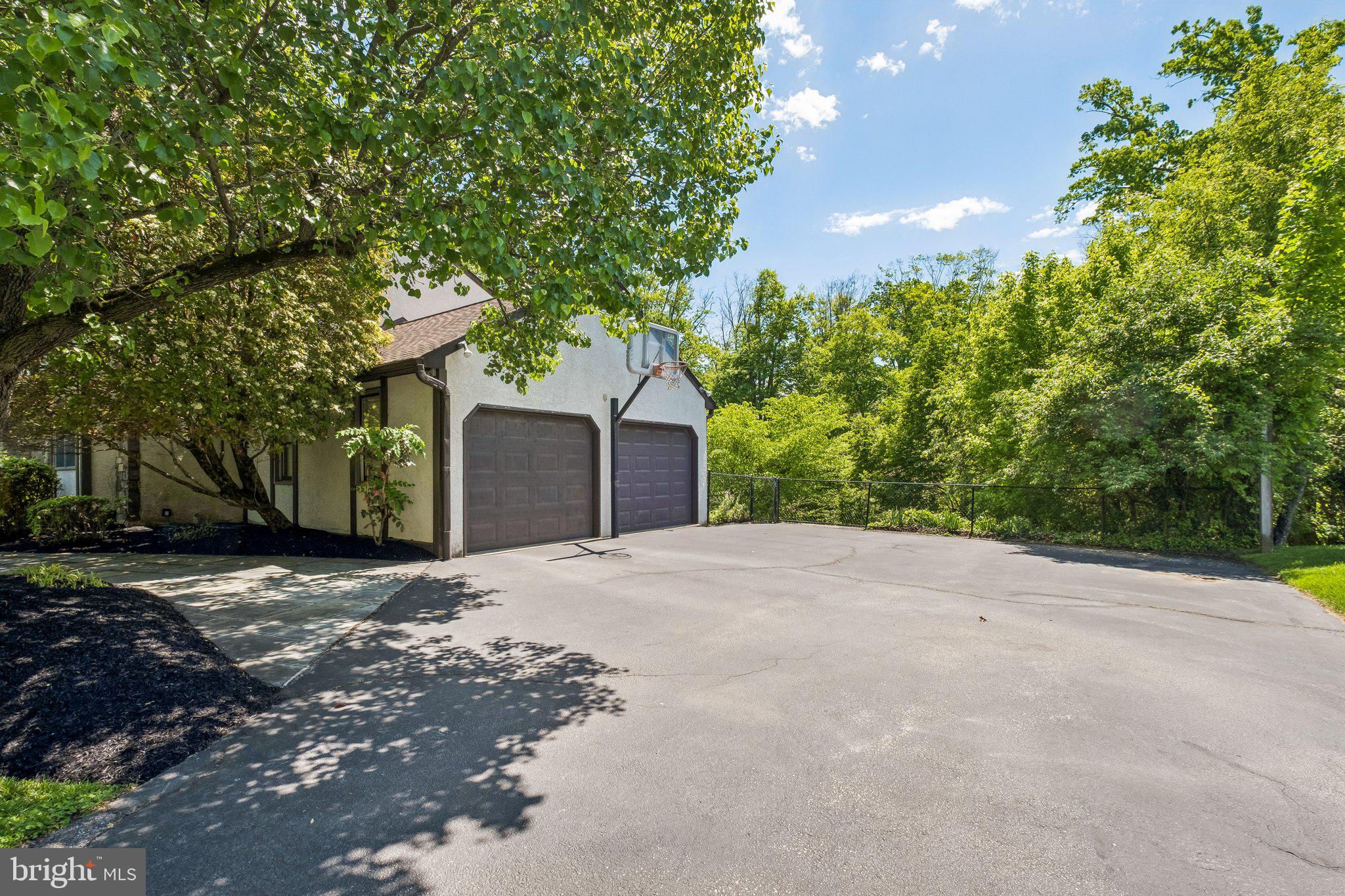 LAFAYETTE HILL - Residential