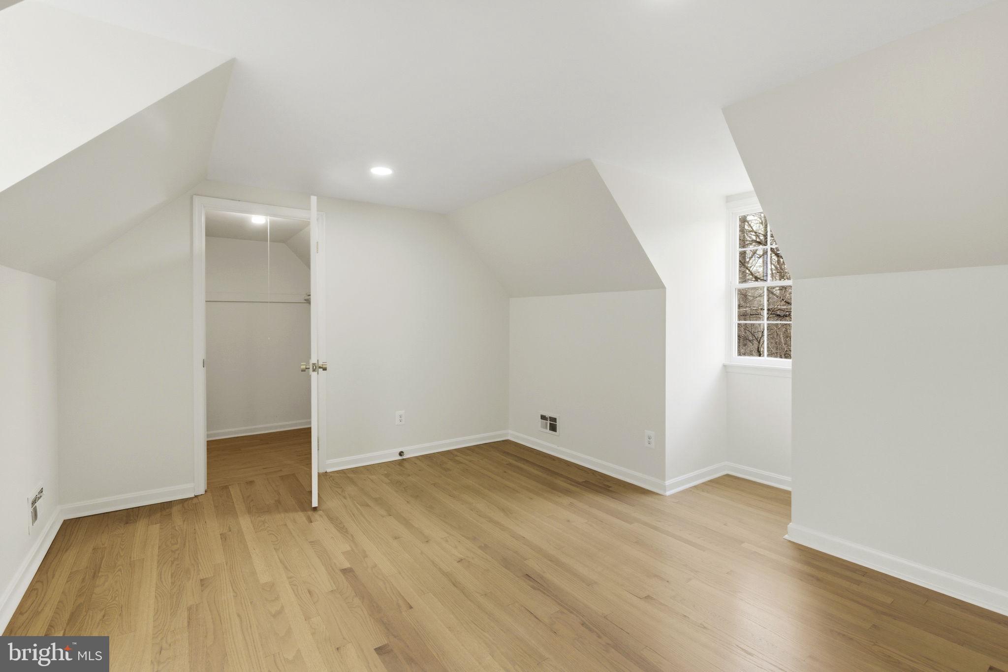 GLEN ARM - Residential